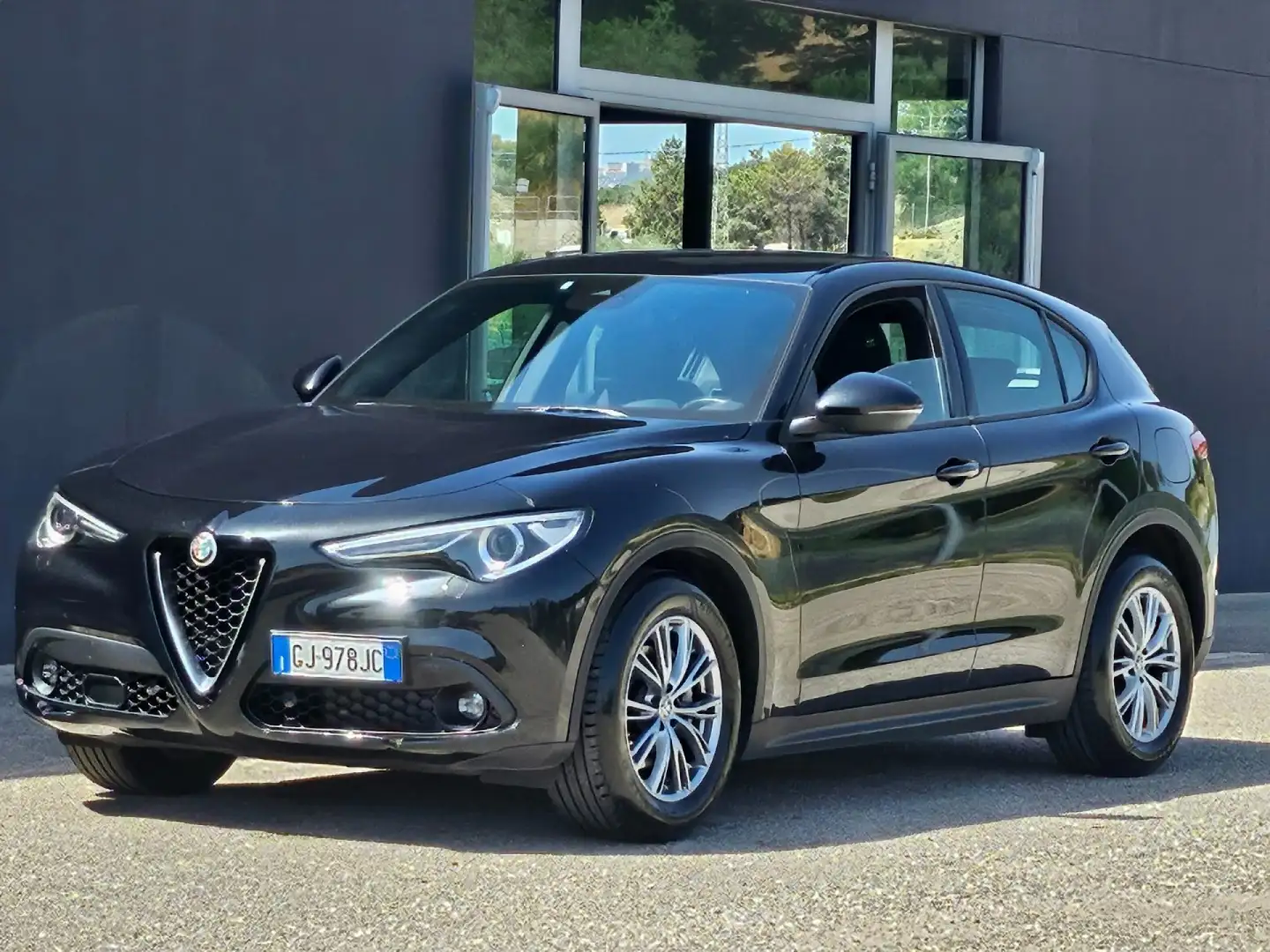 Alfa Romeo Stelvio 2.2 T 160 AT8 RWD Super Business Negro - 1