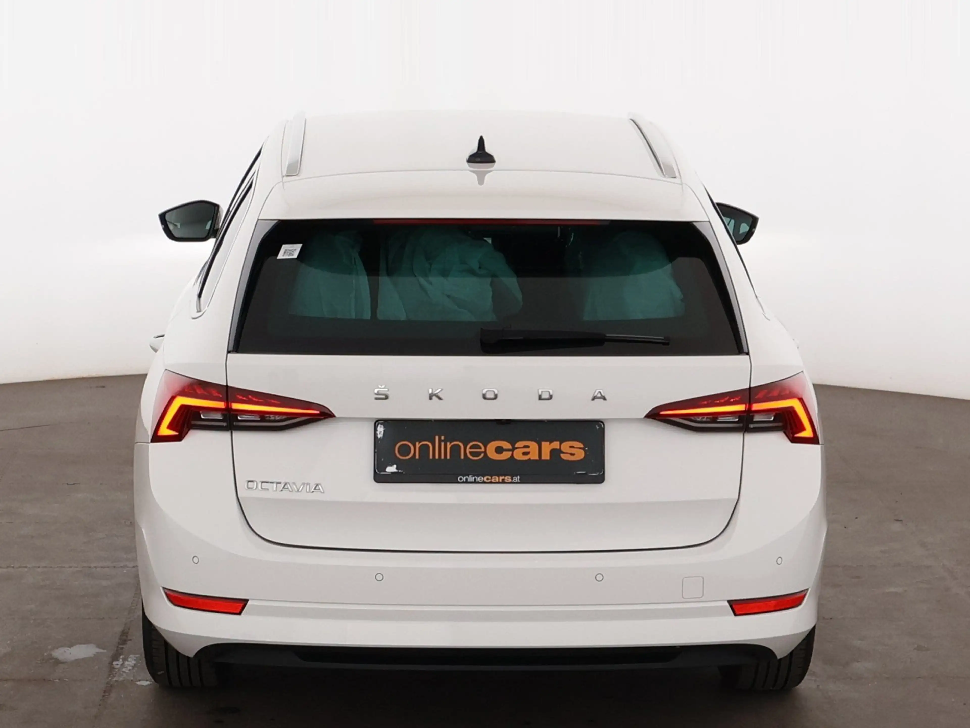Skoda Octavia Combi 2.0 TDI Style LED HEAD-UP RADAR NAV — photo 9
