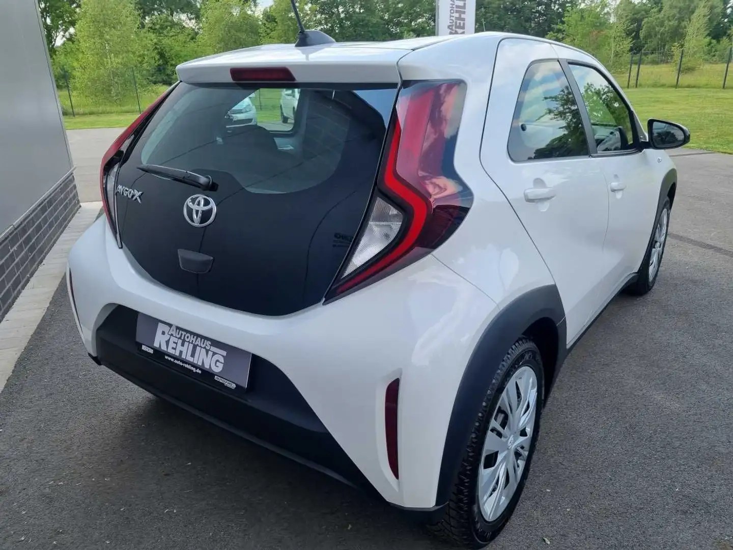 Toyota Aygo X Business Edition Weiß - 2