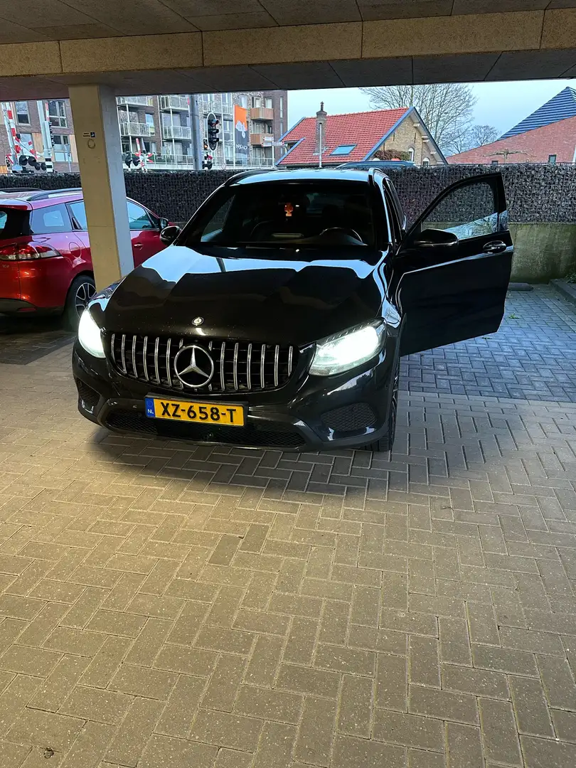 Mercedes-Benz GLC 220 4M. Prestige Zwart - 1