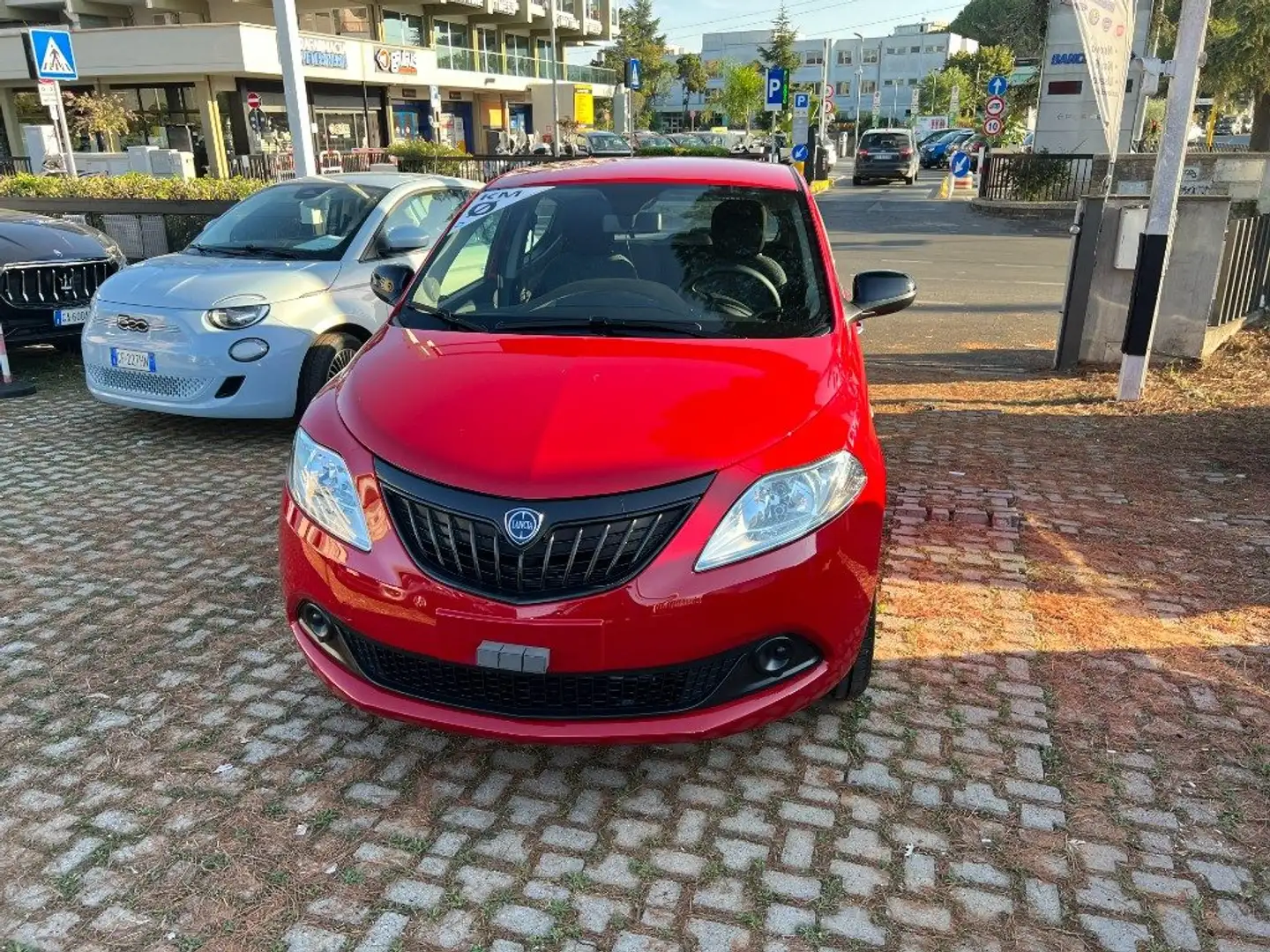 Lancia Ypsilon 1.0 FireFly 5 porte  Hybrid Silver ITA NO VINCOLI Rosso - 2