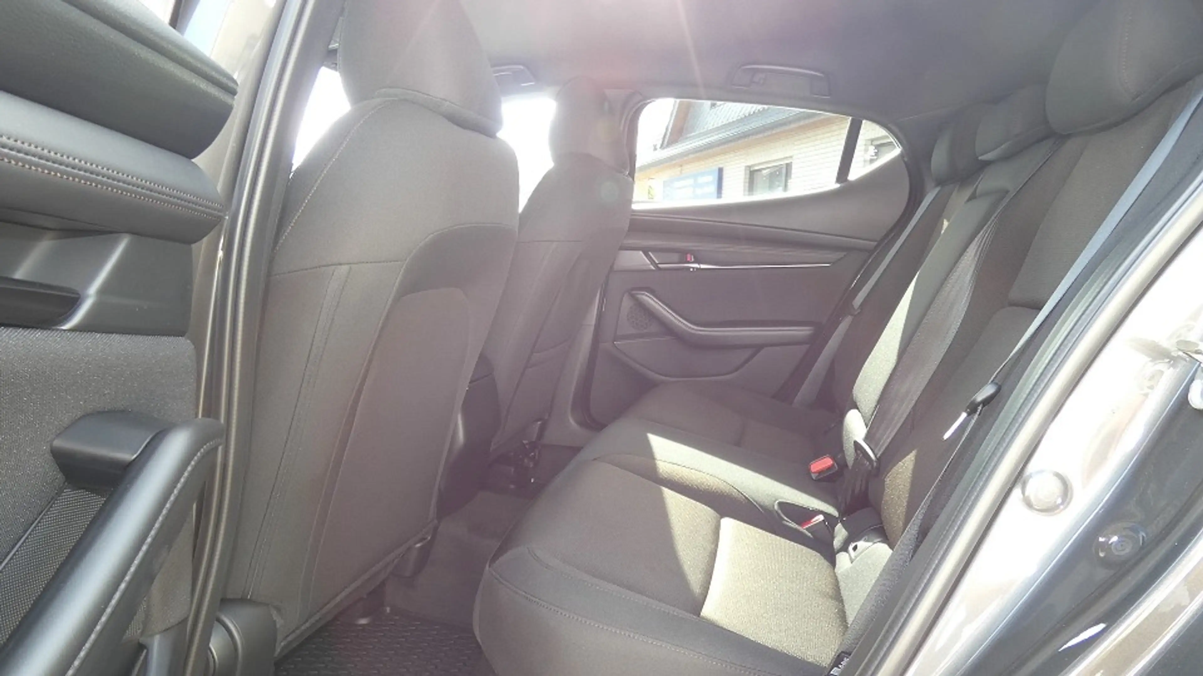 Mazda 3 2.5L e-SKYACTIV G 140ps 6AT FWD Exclusive-Line — photo 14