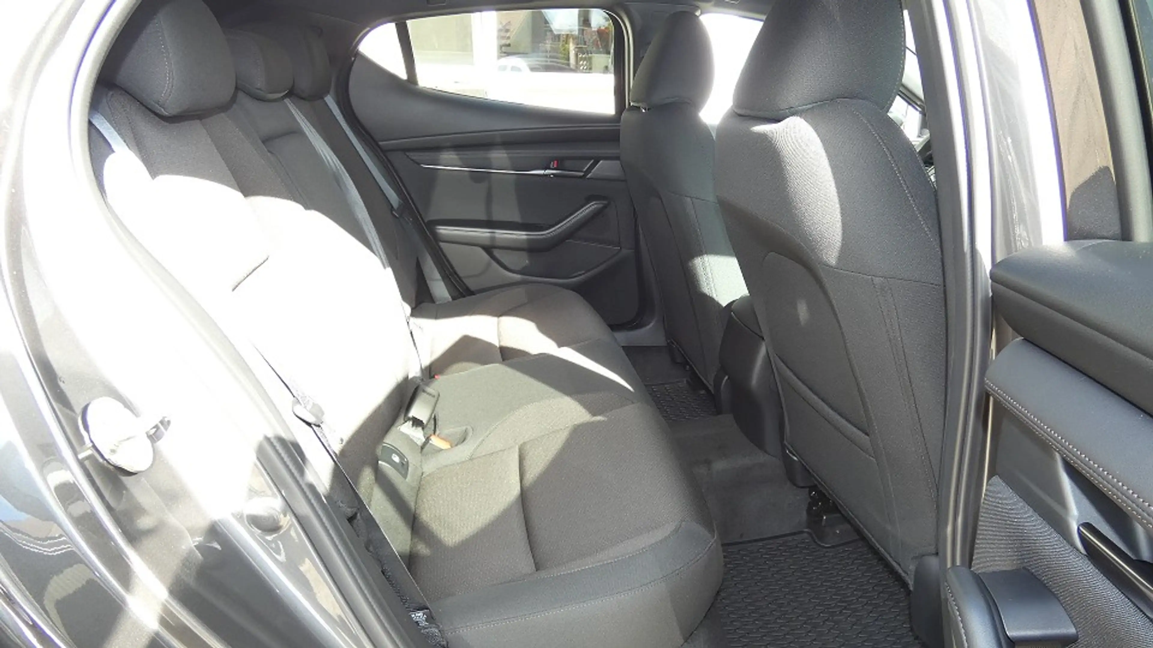 Mazda 3 2.5L e-SKYACTIV G 140ps 6AT FWD Exclusive-Line — photo 15