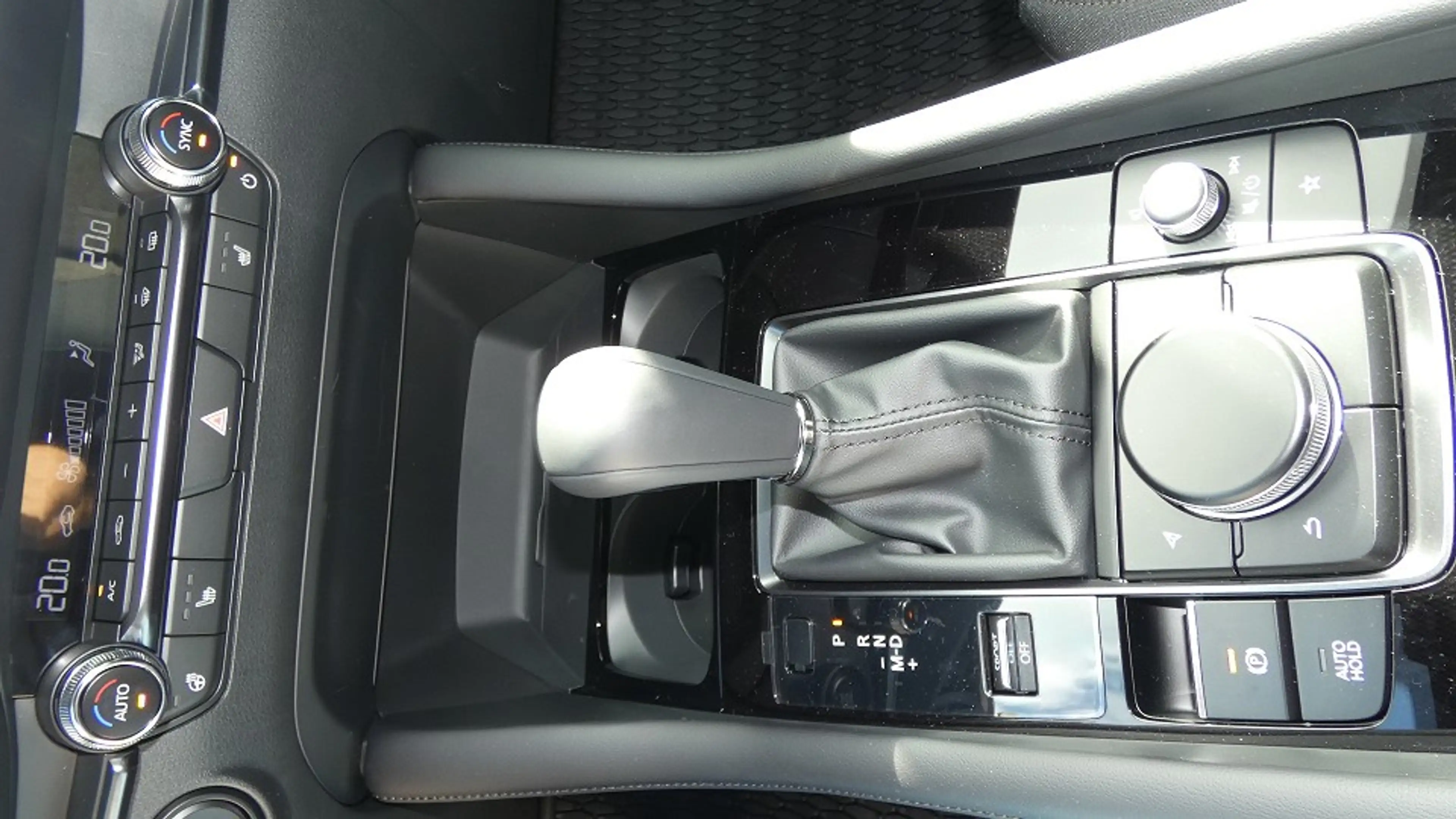Mazda 3 2.5L e-SKYACTIV G 140ps 6AT FWD Exclusive-Line — photo 13