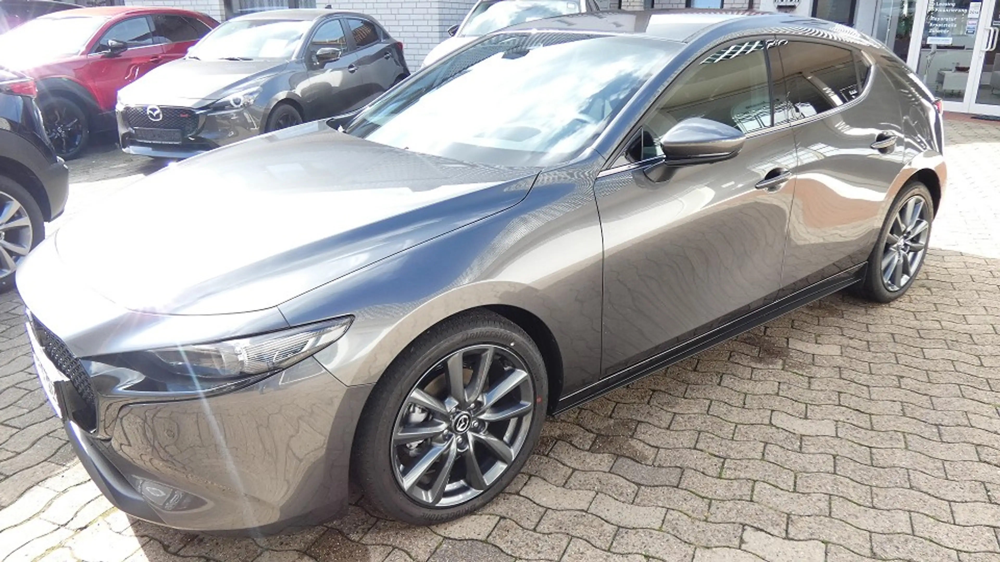 Mazda 3 2.5L e-SKYACTIV G 140ps 6AT FWD Exclusive-Line
