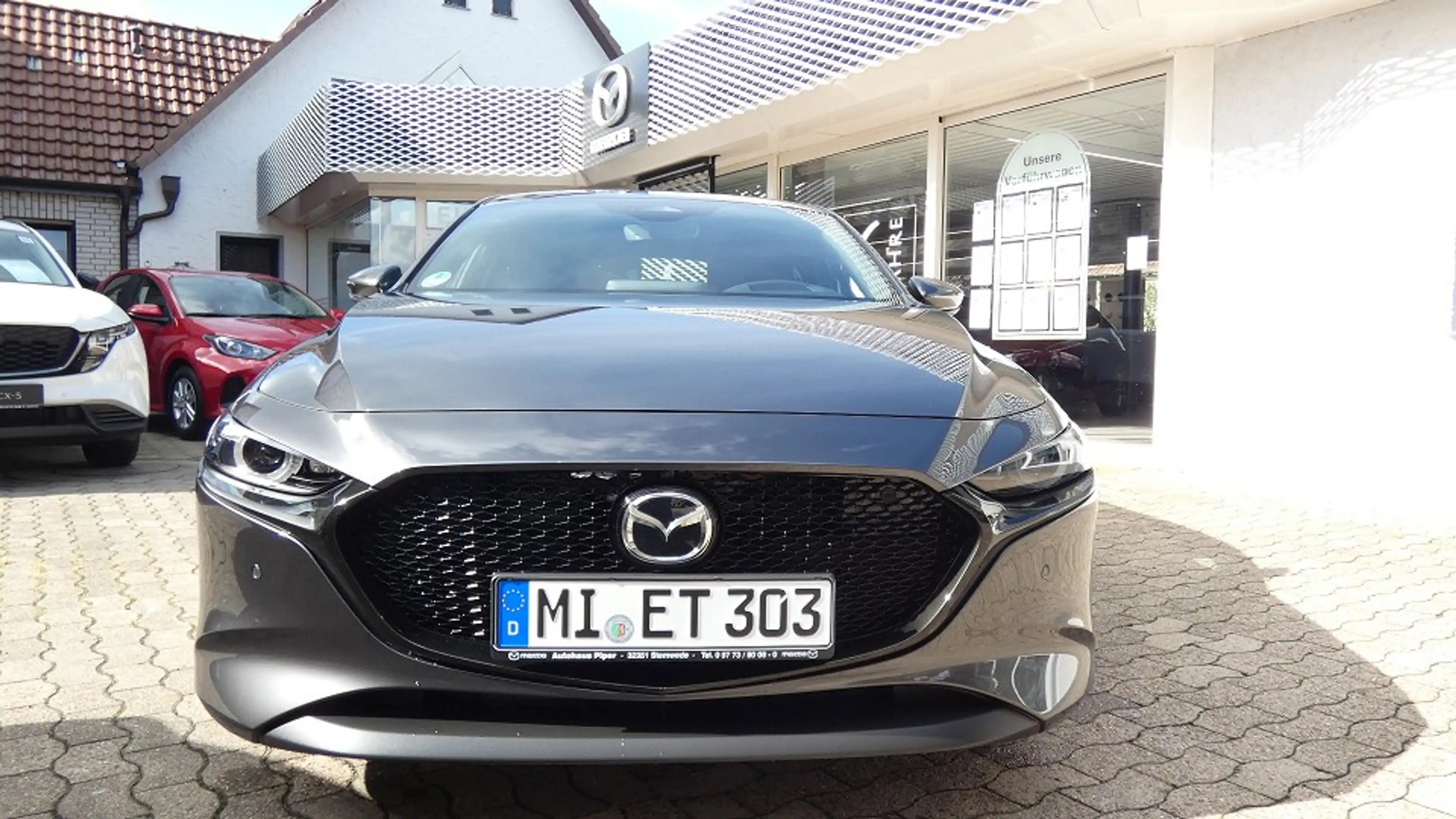 Mazda 3 2.5L e-SKYACTIV G 140ps 6AT FWD Exclusive-Line — photo 3