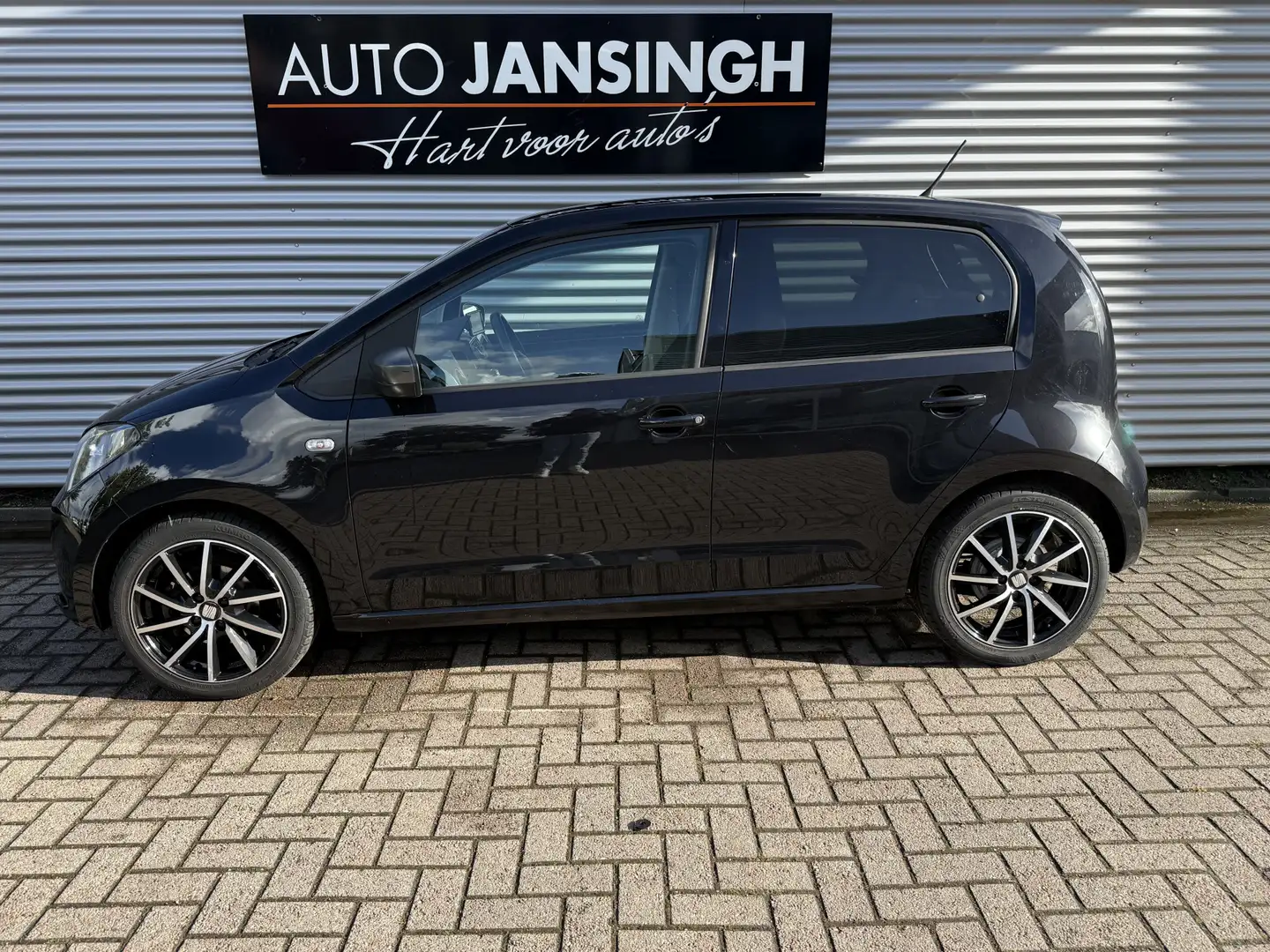 SEAT Mii 1.0 Sport Dynamic | Stoelverwarming | Navigatie | Zwart - 2