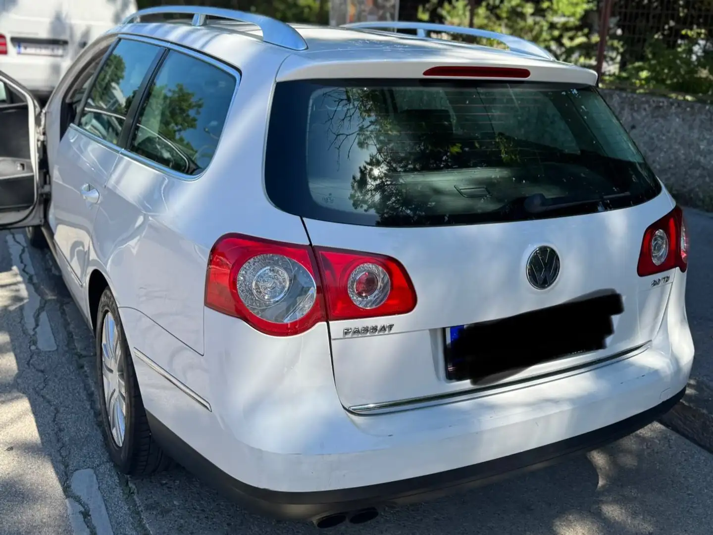 Volkswagen Passat Variant Highline 2,0 TDI DPF DSG Weiß - 2