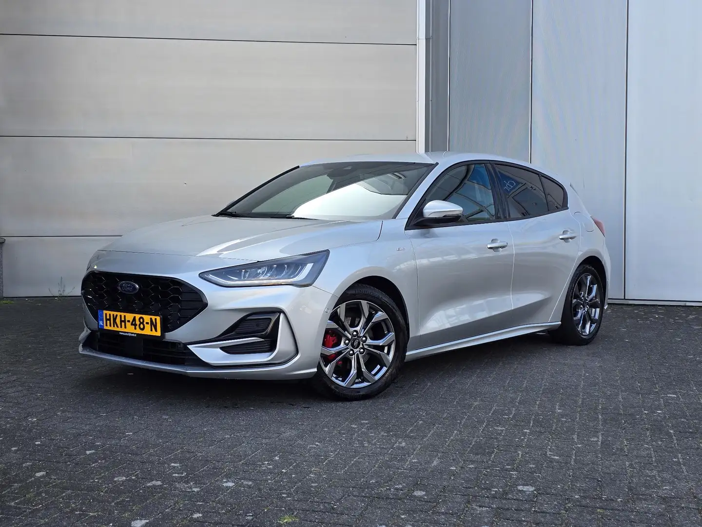 Ford Focus 1.0 EcoBoost Hybrid ST Line X MHEV Garantie t/m 11 Grijs - 2