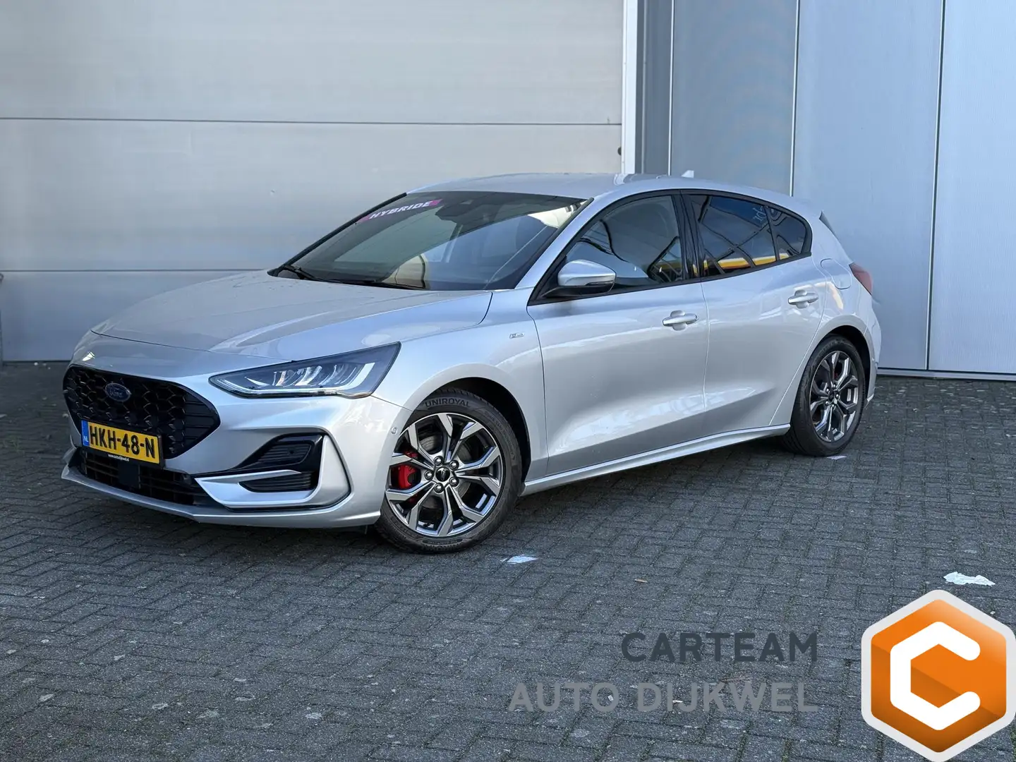 Ford Focus 1.0 EcoBoost Hybrid ST Line X MHEV Garantie t/m 11 Grau - 1