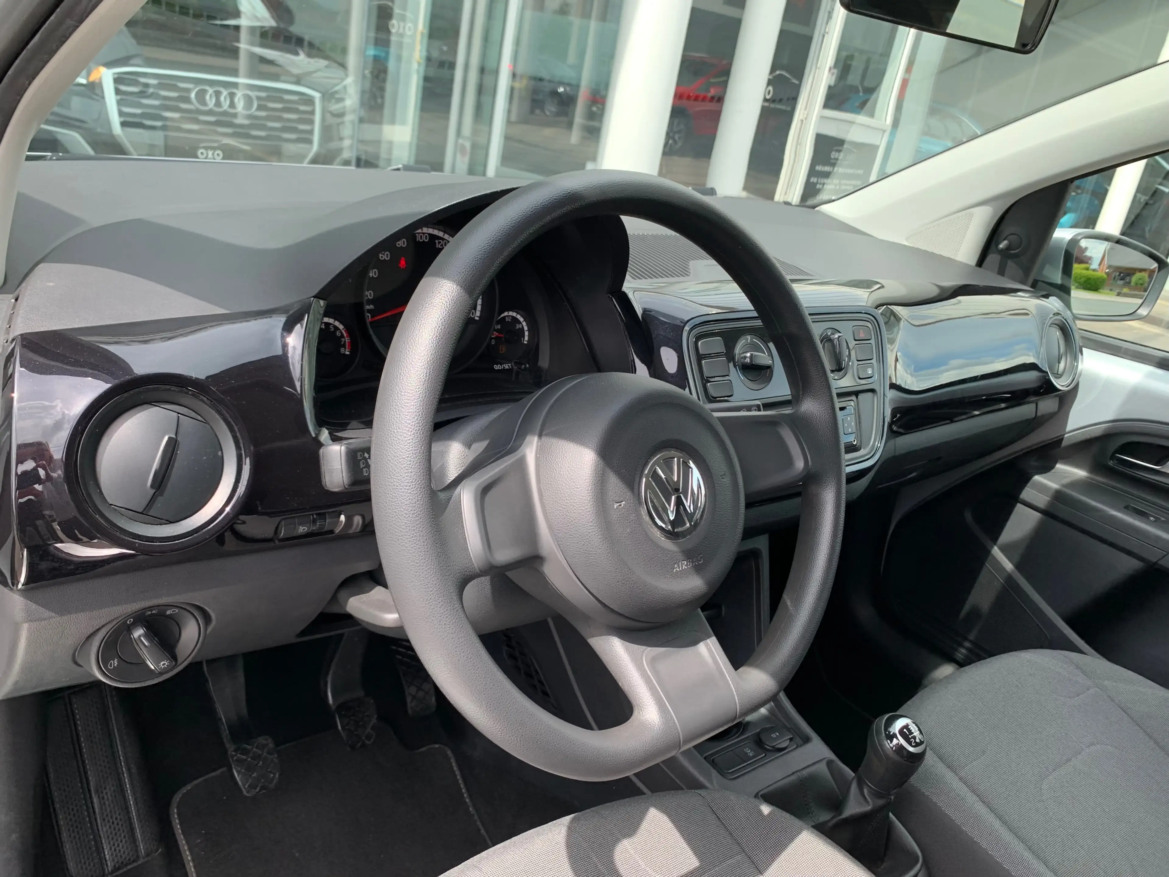 SEAT Mii 1.0i ESSENCE / 5 PORTES / FAIBLE KM / LEZ 2030 / GARANTIE / CARPASS / PRET A IMMATRICULER / — photo 8