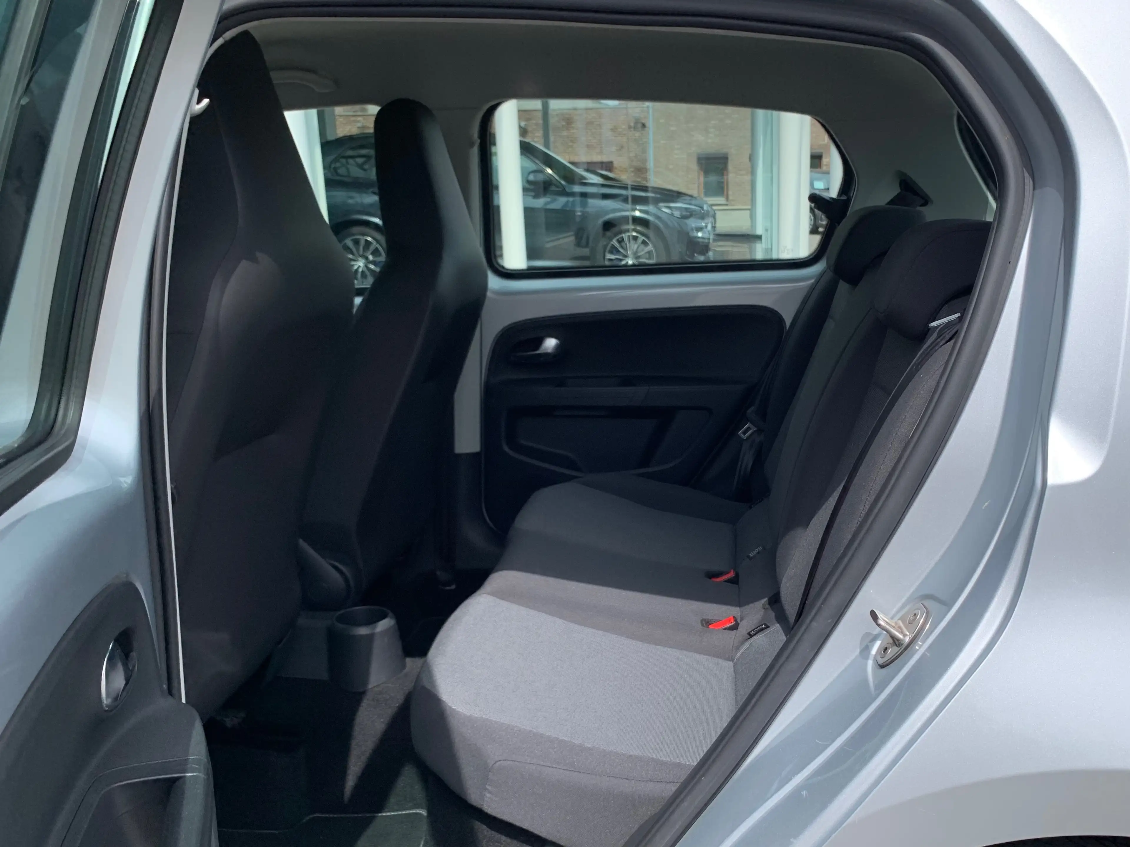 SEAT Mii 1.0i ESSENCE / 5 PORTES / FAIBLE KM / LEZ 2030 / GARANTIE / CARPASS / PRET A IMMATRICULER / — photo 10