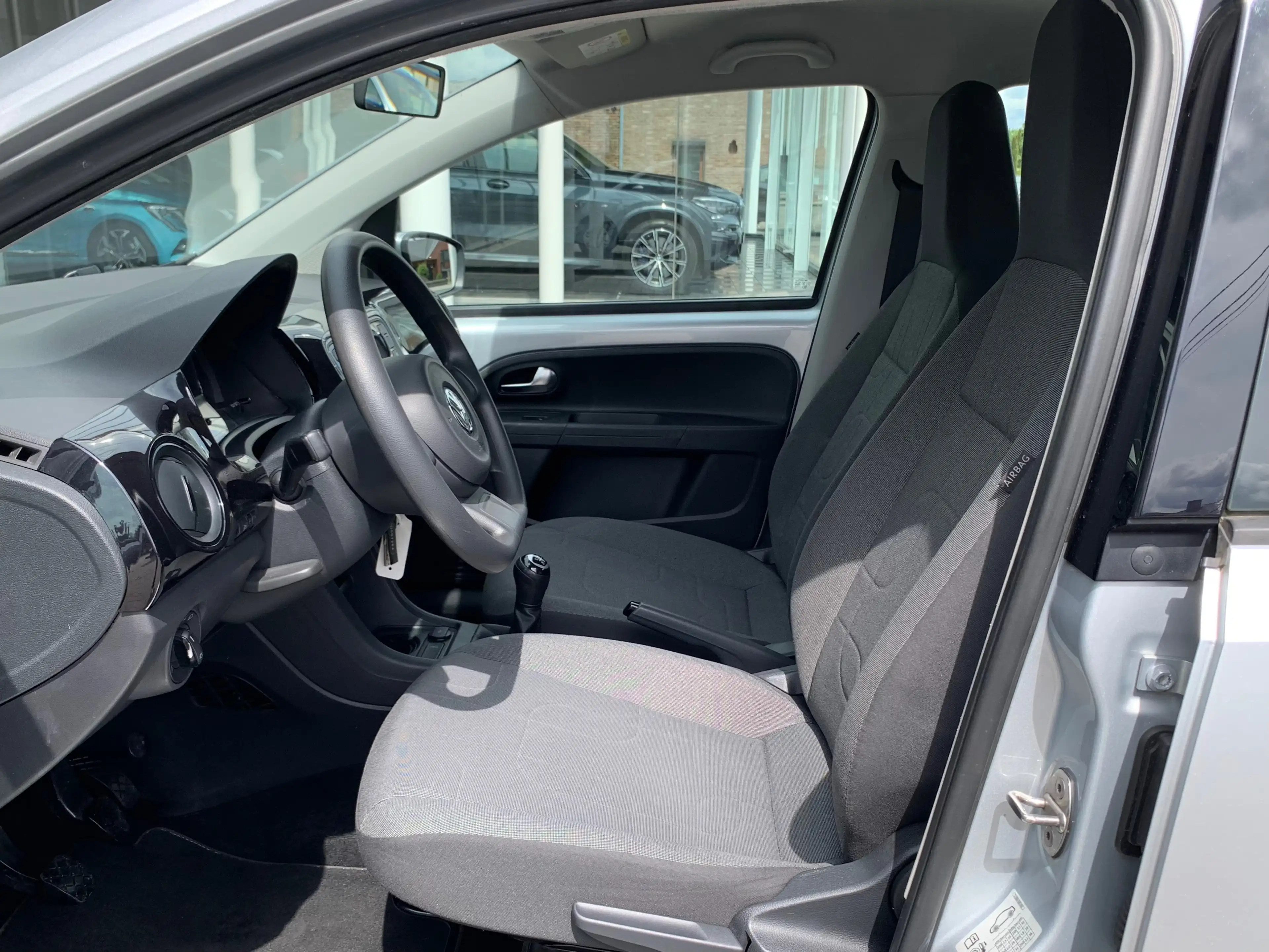 SEAT Mii 1.0i ESSENCE / 5 PORTES / FAIBLE KM / LEZ 2030 / GARANTIE / CARPASS / PRET A IMMATRICULER / — photo 9