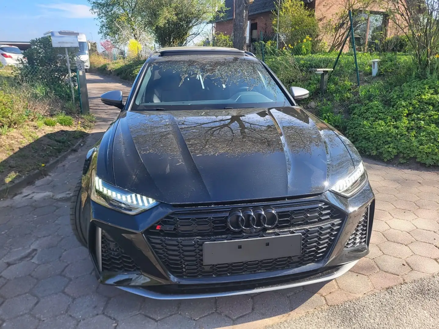Audi RS6 Performance Avant 4.0-Matrix-Pano-B&O-22"-RS-Abgas Zwart - 2