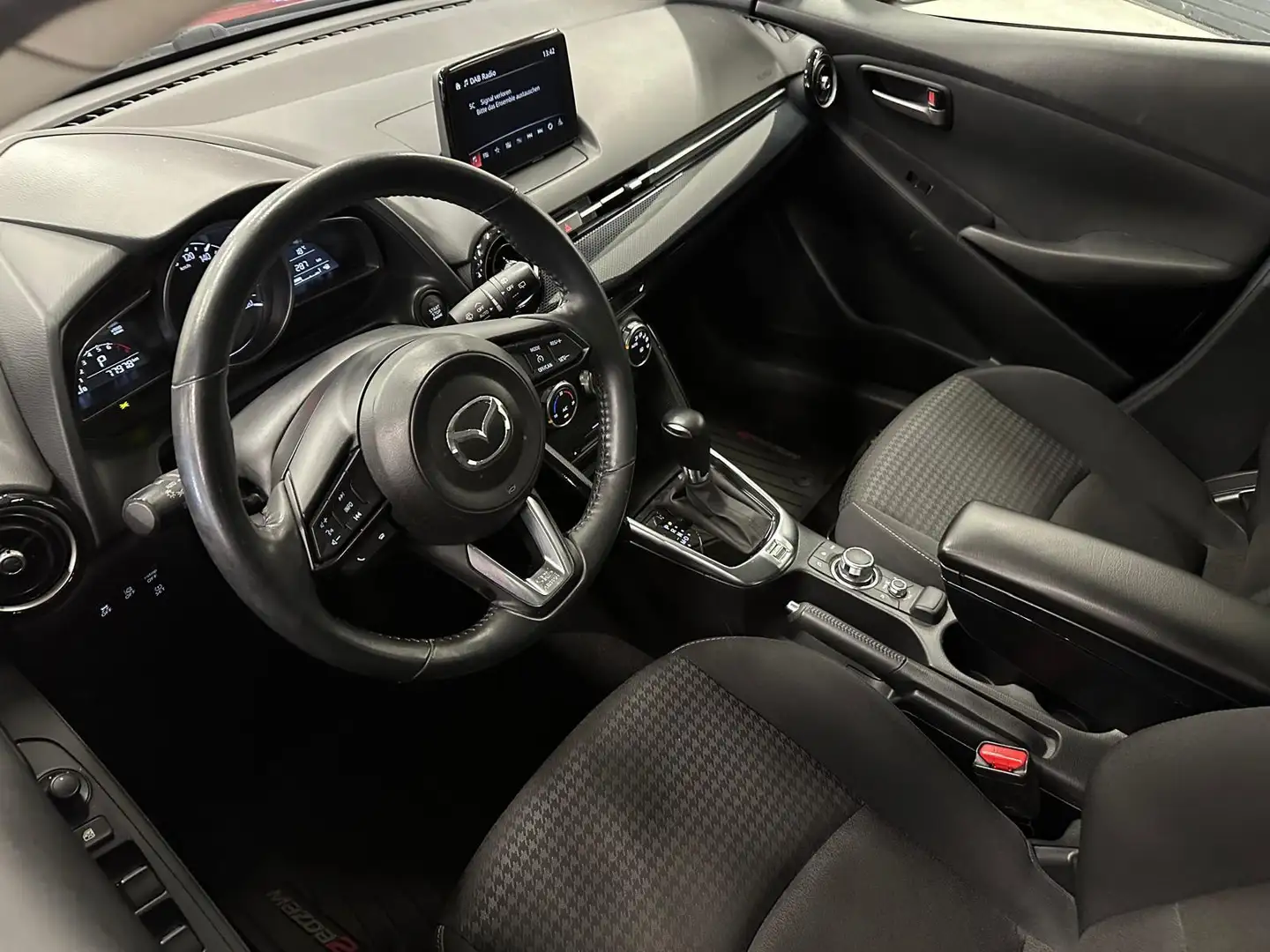Mazda 2 1.5 Skyactiv-G TS+ Automaat Navi / PDC / Airco / D Rouge - 2