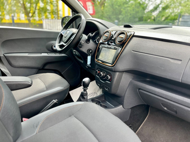 Dacia Lodgy Stepway Celebration Kamer PDC Klima Tüv+IN — photo 10