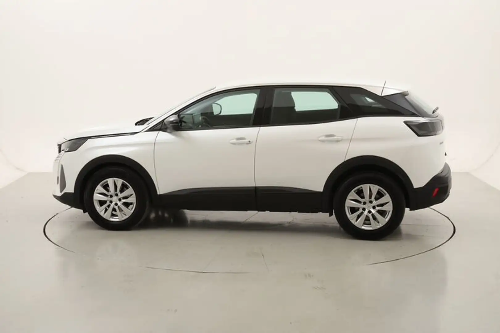 Peugeot 3008 Active Pack 1.2 Benzina 131CV Bianco - 2
