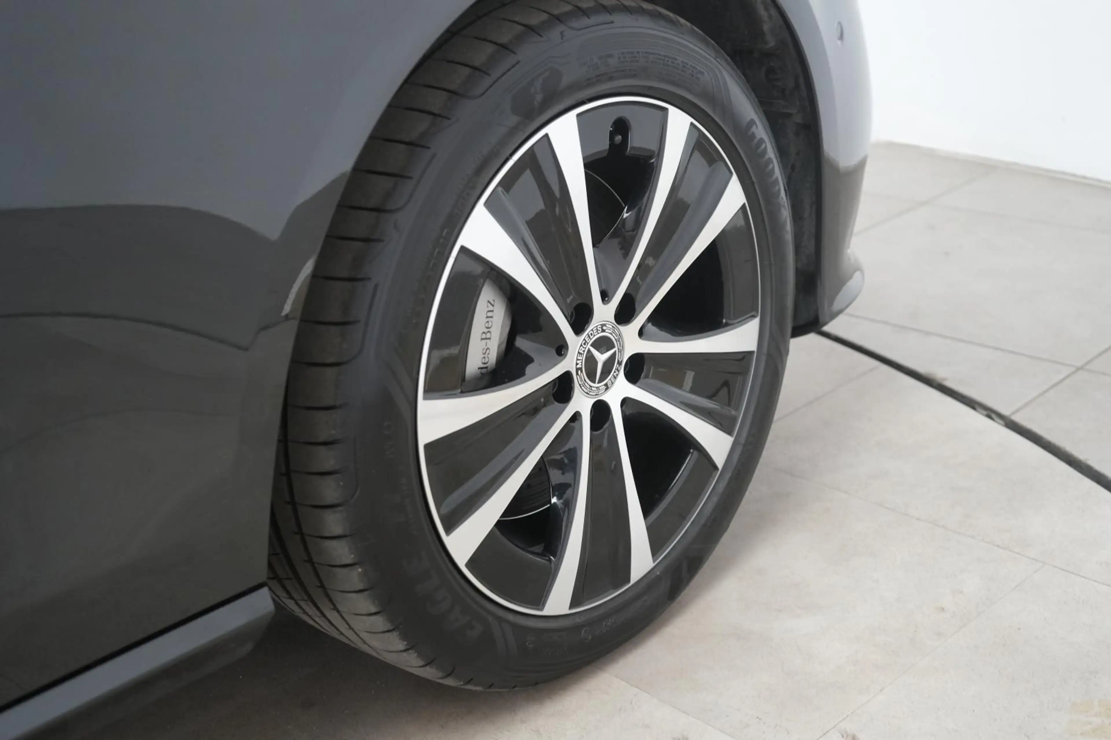 Mercedes-Benz E 300 de T 9G-TRONIC Avantgarde Leder/Distronic/ — photo 9