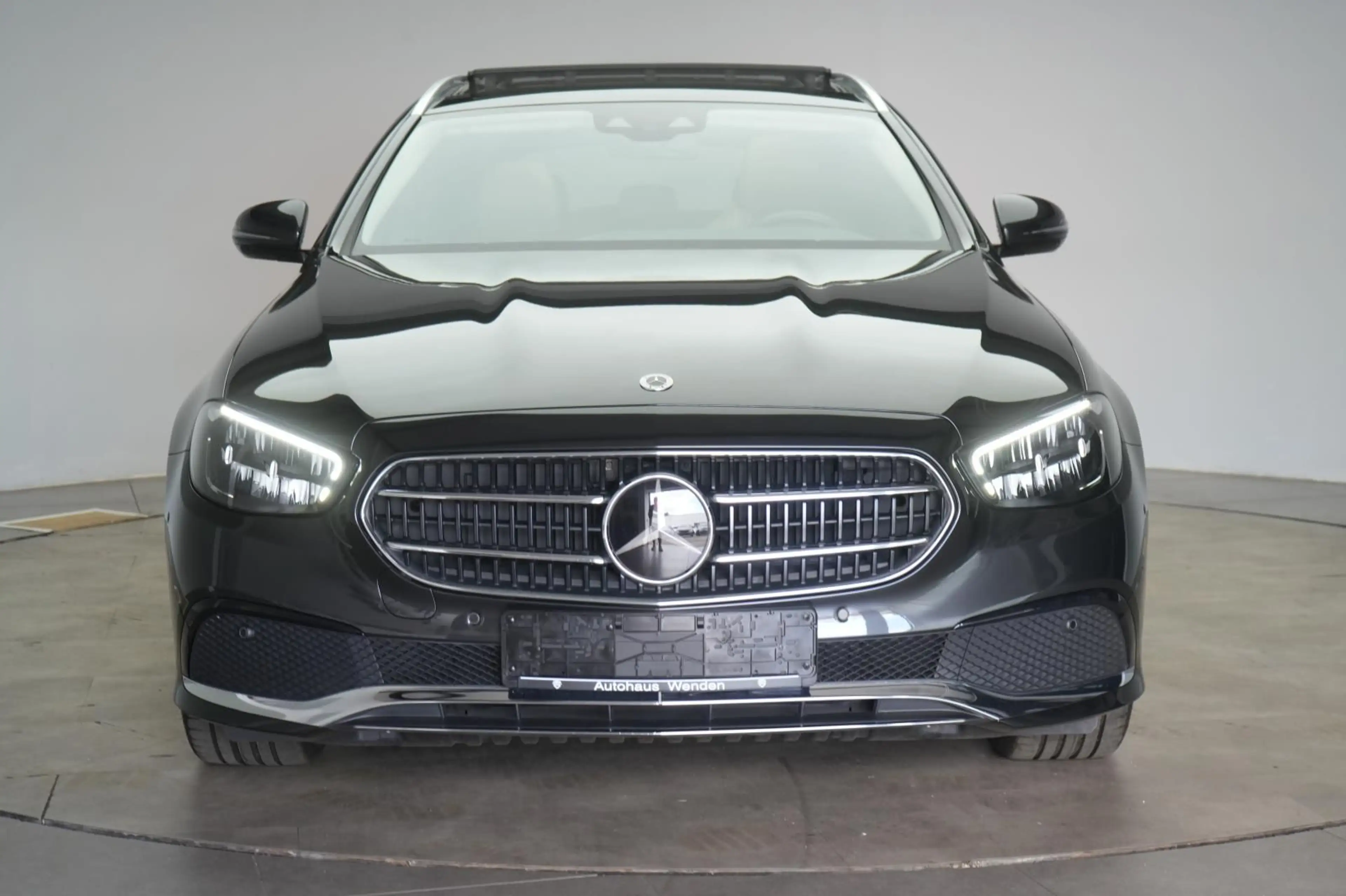 Mercedes-Benz E 300 de T 9G-TRONIC Avantgarde Leder/Distronic/ — photo 2