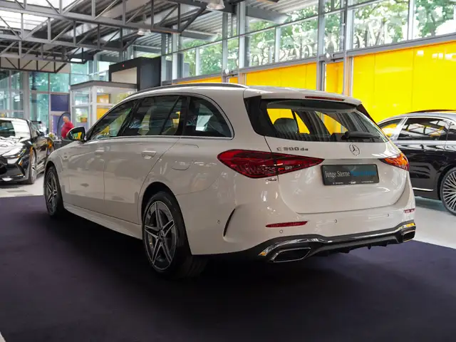 Mercedes-Benz C-Class view 5