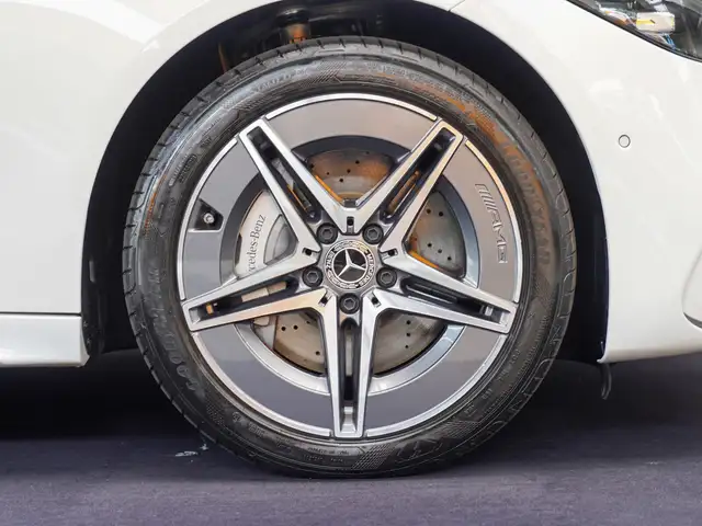 Mercedes-Benz C-Class view 2
