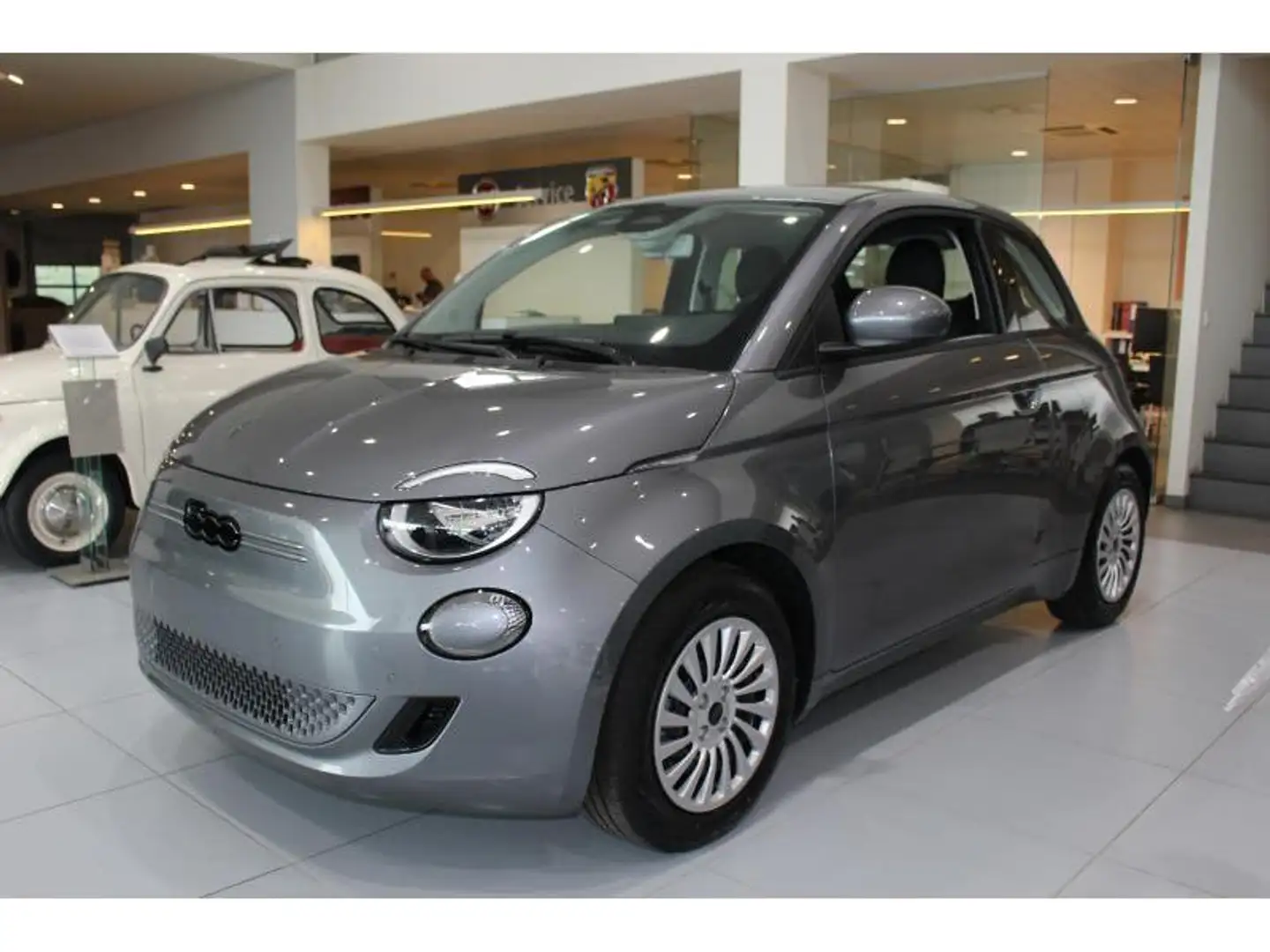 Fiat 500e PREMIE MOGELIJK!! Grijs - 1