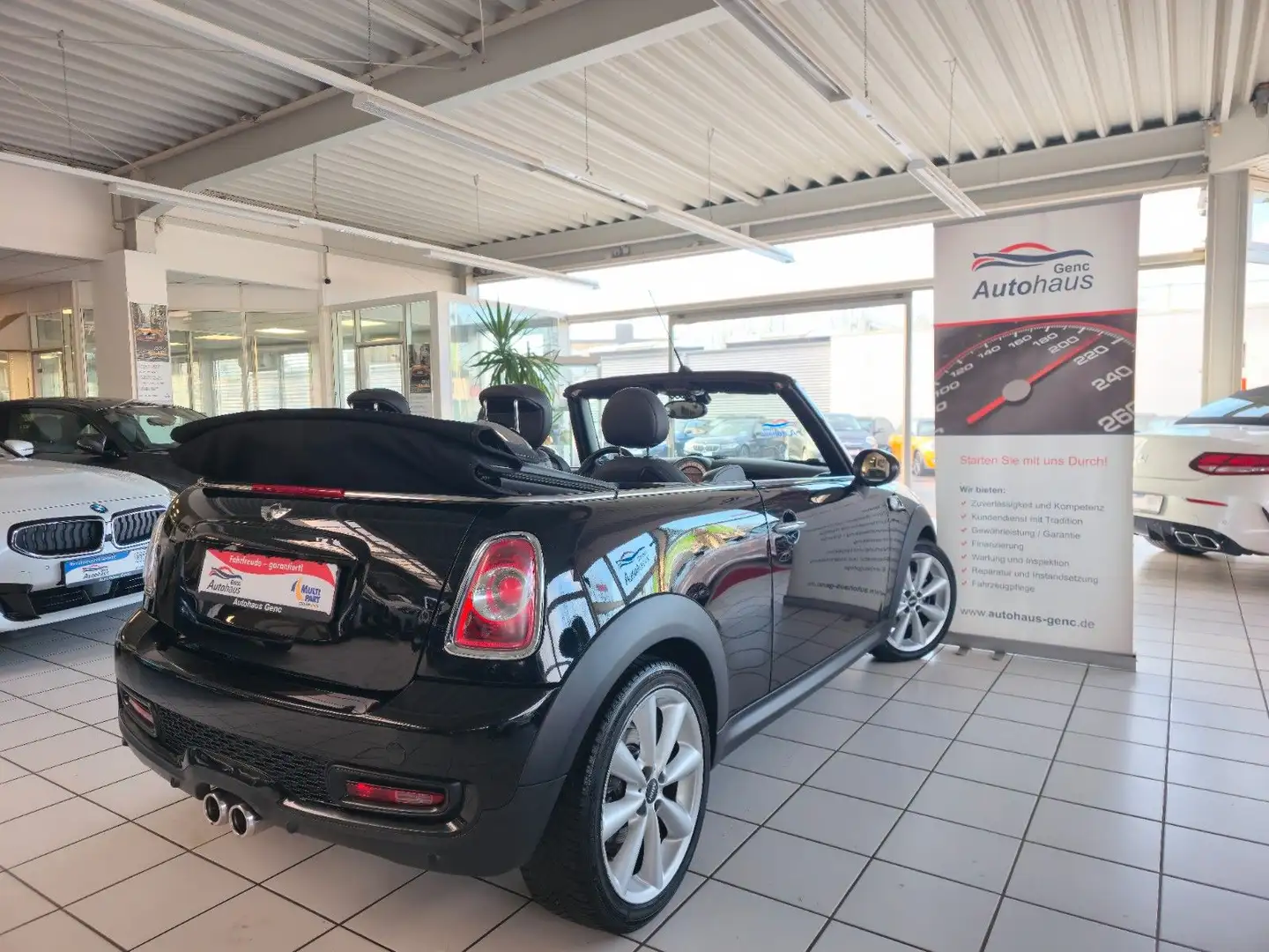 MINI Cooper SD Cabrio HK Sound Bi Xenon Automatik Schwarz - 2