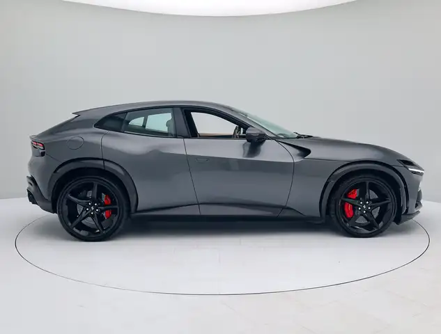 Ferrari Purosangue view 6