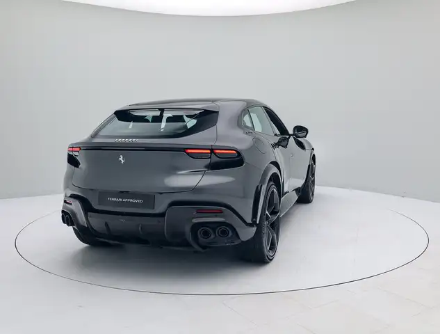 Ferrari Purosangue view 9