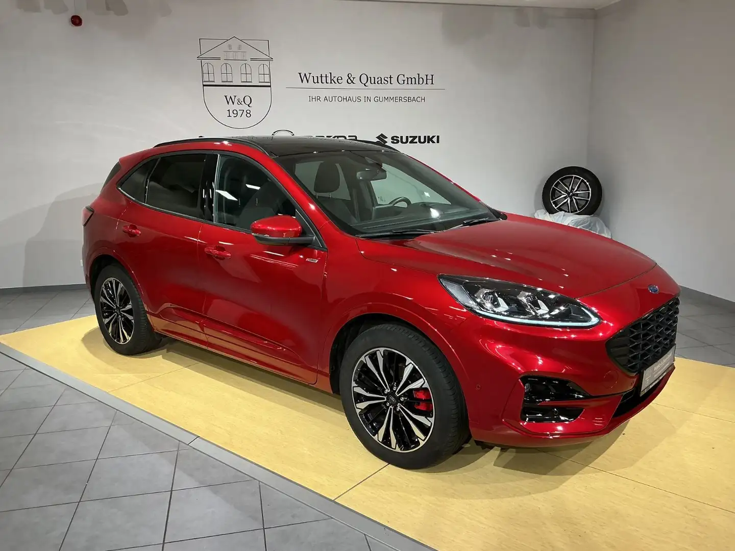 Ford Kuga Plug-In Hybrid ST-Line X Automatik Rood - 2
