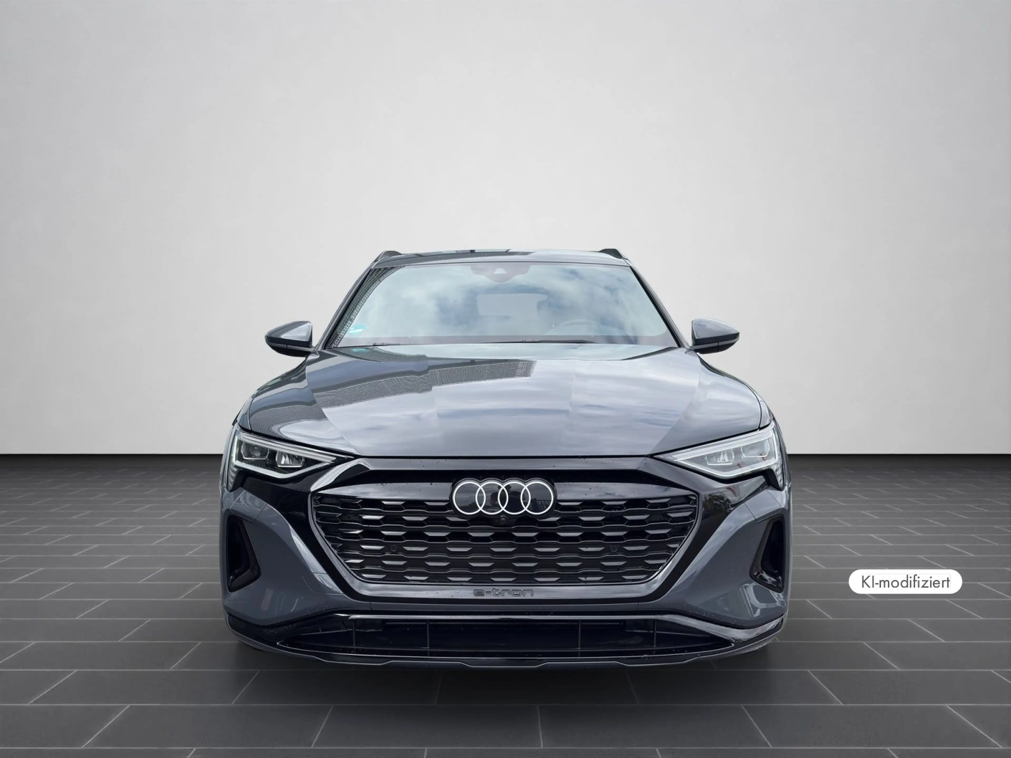 Audi Q8 e-tron Advanced 50 e-tron quattro MATRIX-LED — photo 5