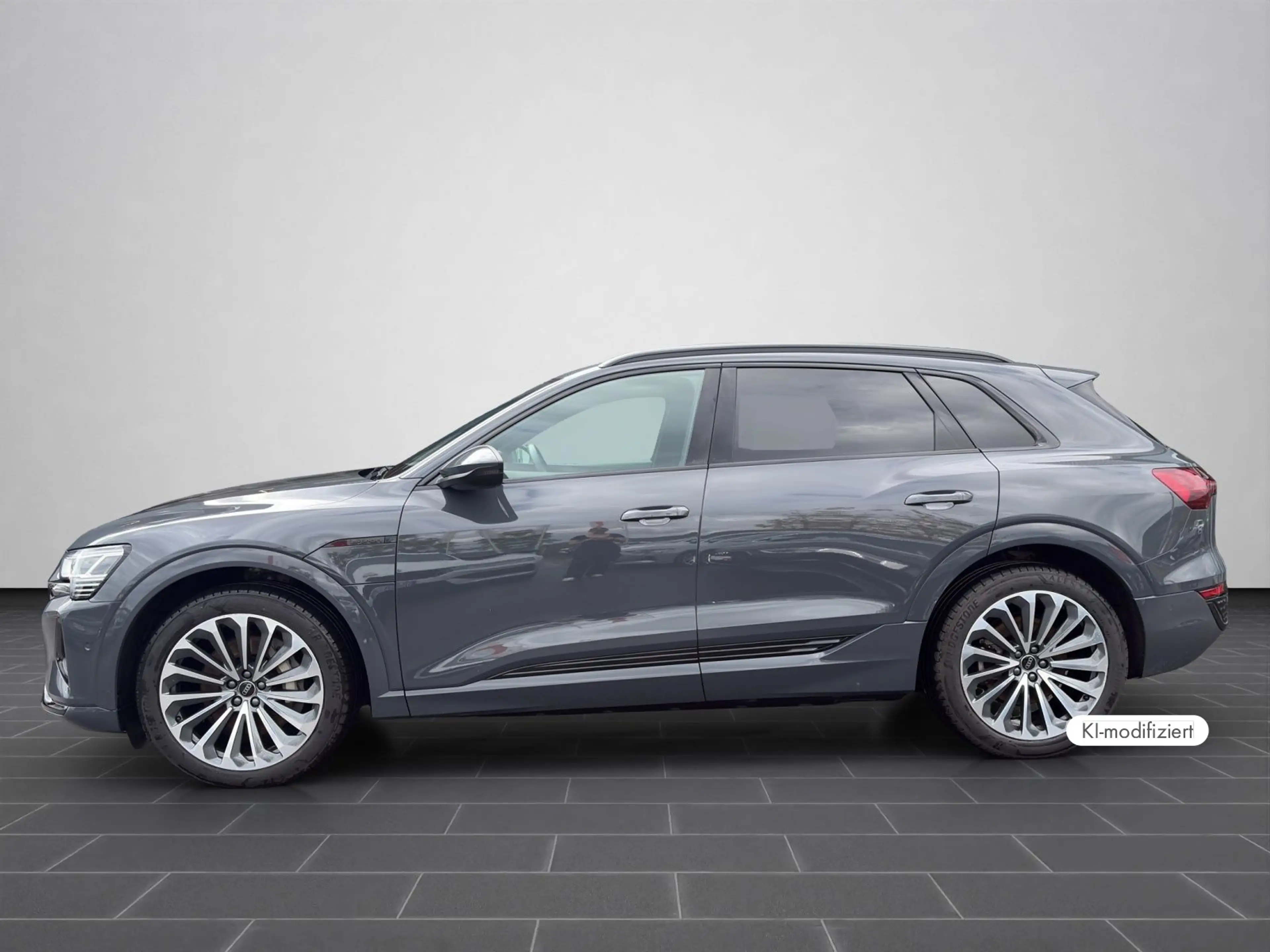 Audi Q8 e-tron Advanced 50 e-tron quattro MATRIX-LED — photo 7