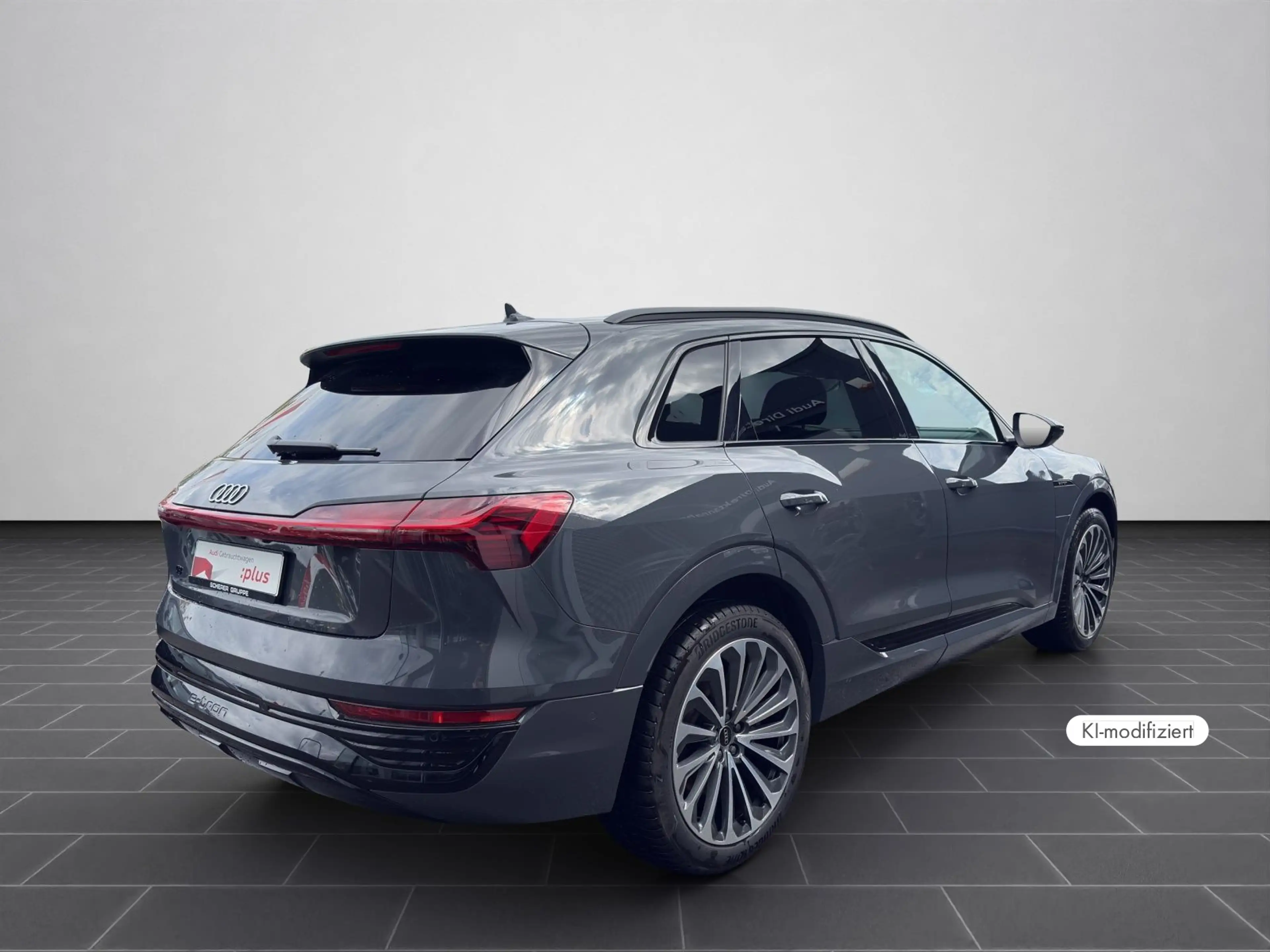 Audi Q8 e-tron Advanced 50 e-tron quattro MATRIX-LED — photo 2