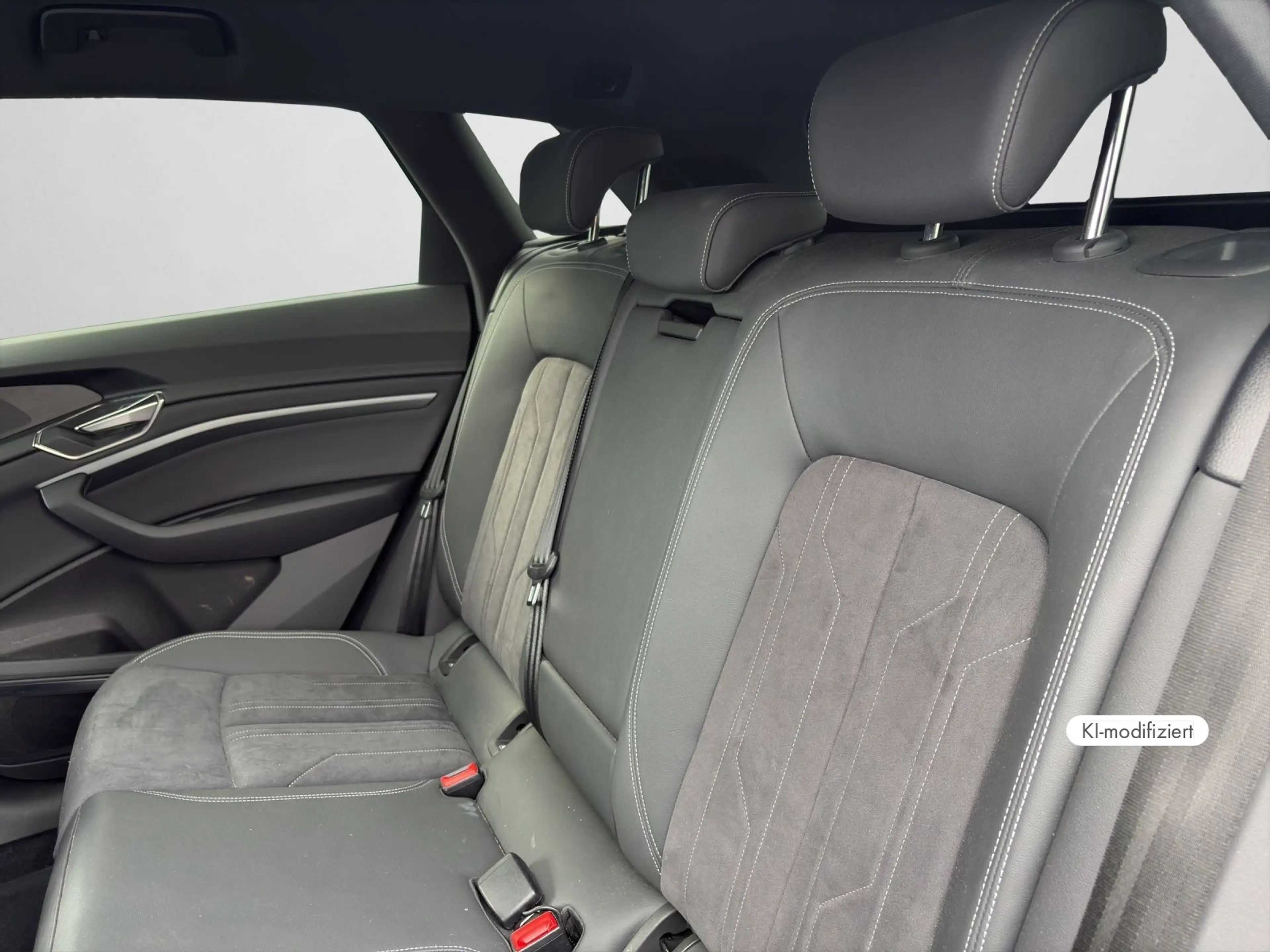 Audi Q8 e-tron Advanced 50 e-tron quattro MATRIX-LED — photo 14