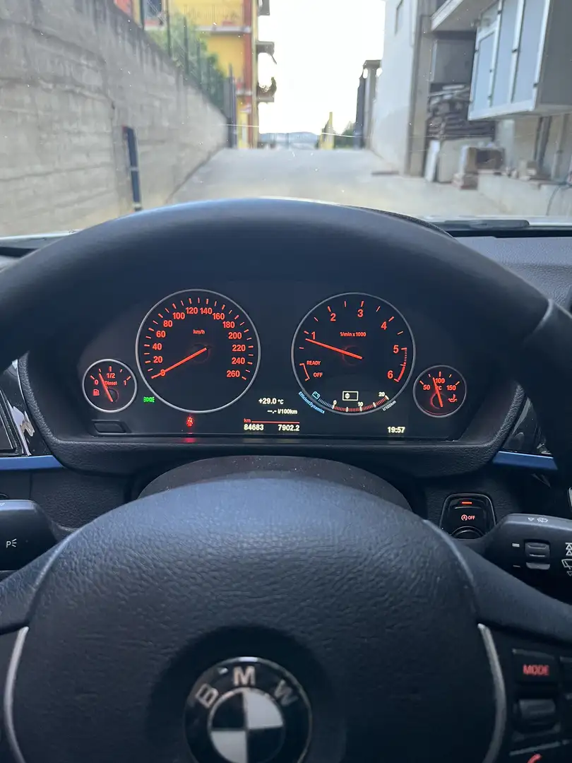 BMW 318 318d - 2