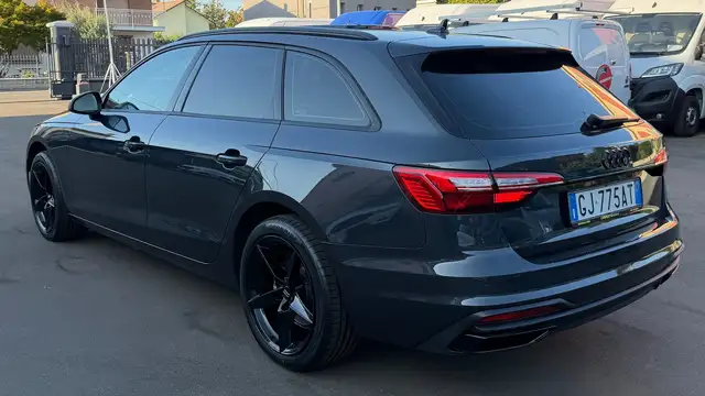 Audi A4 view 6