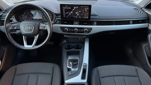 Audi A4 view 9