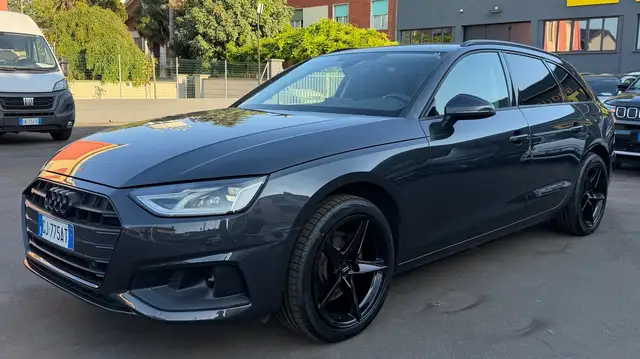 Audi A4 view 3