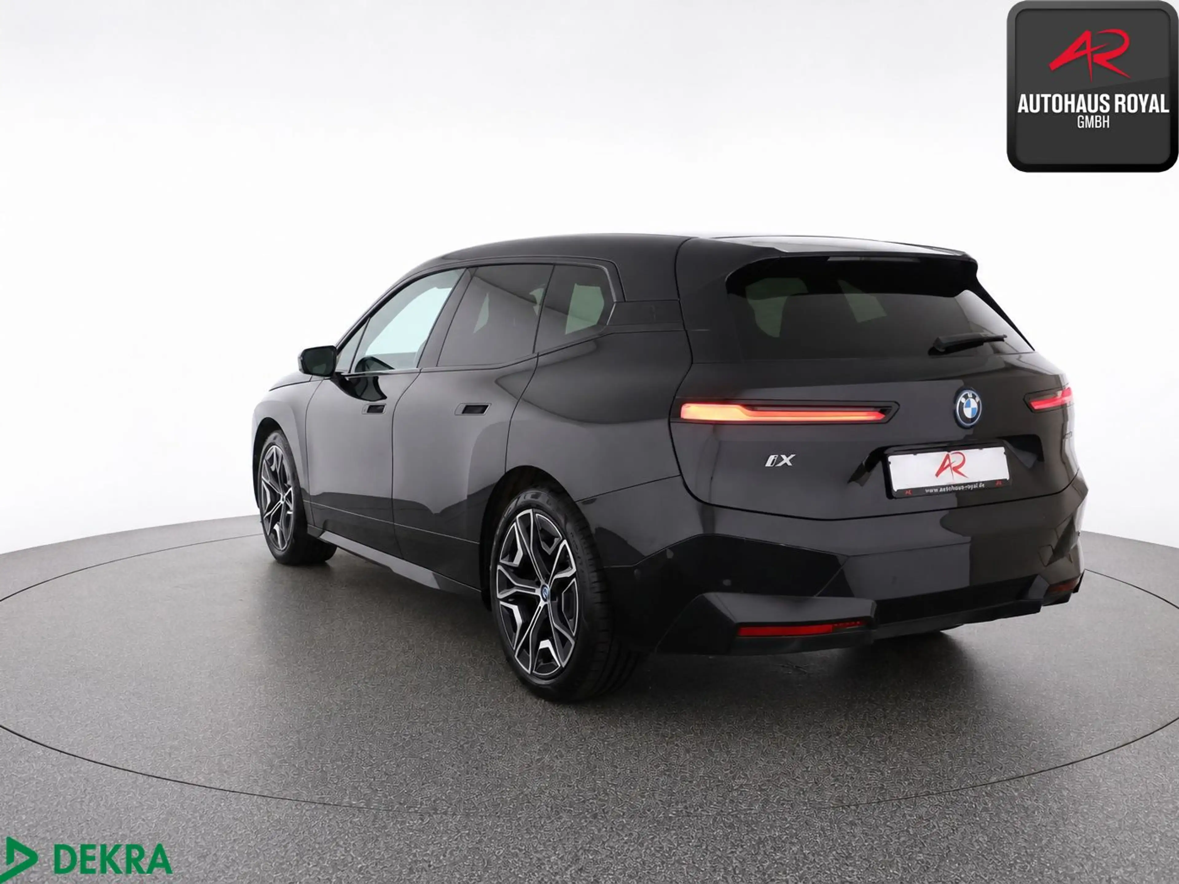 BMW iX xDrive40 SPORT SKYLOUNGE,360°,HUD,AHK,22ZOLL — photo 3