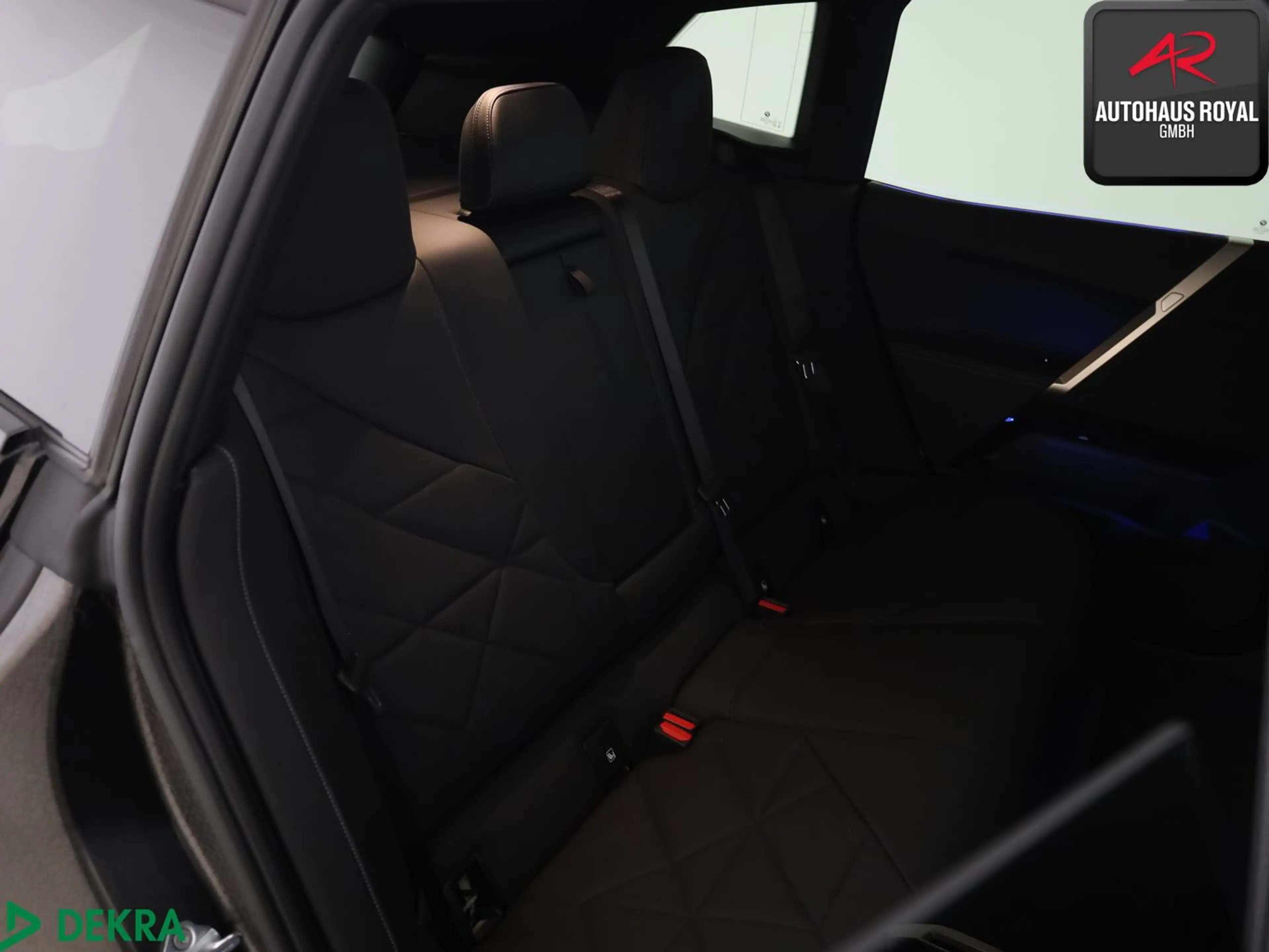 BMW iX xDrive40 SPORT SKYLOUNGE,360°,HUD,AHK,22ZOLL — photo 12
