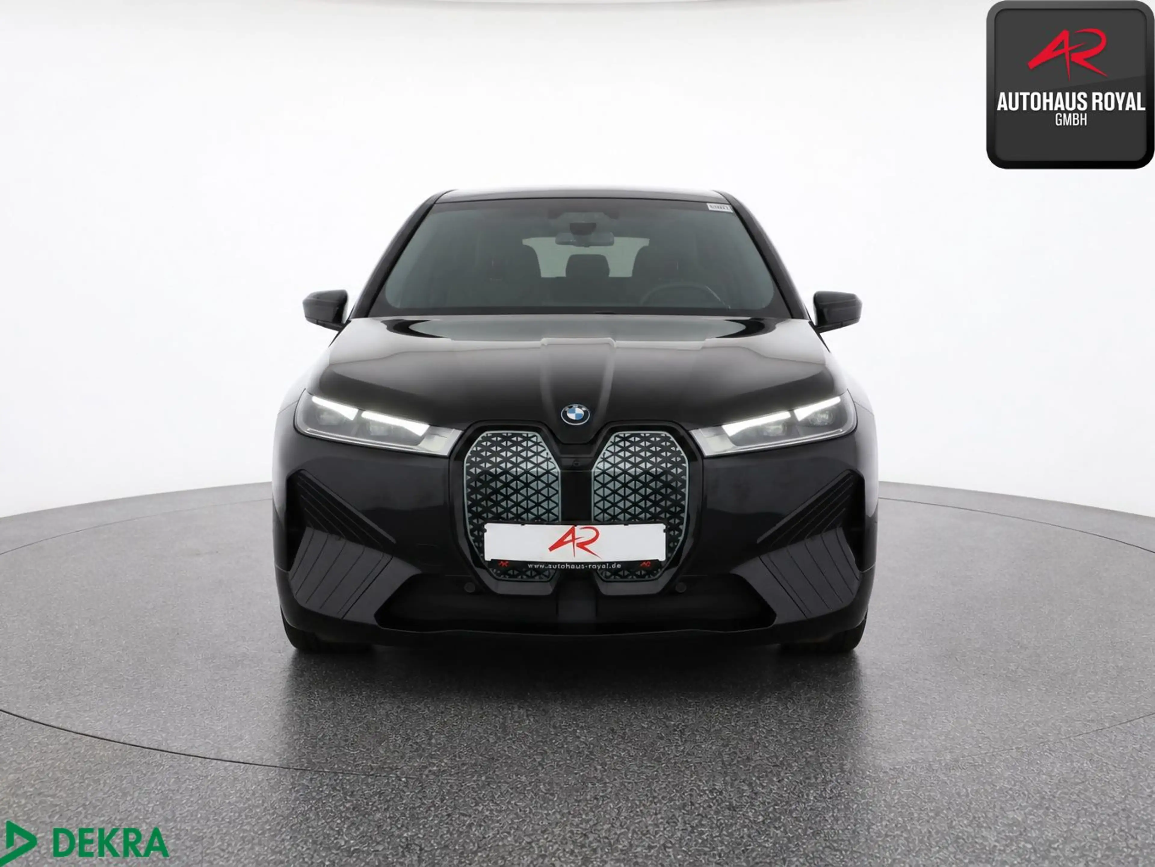 BMW iX xDrive40 SPORT SKYLOUNGE,360°,HUD,AHK,22ZOLL — photo 8