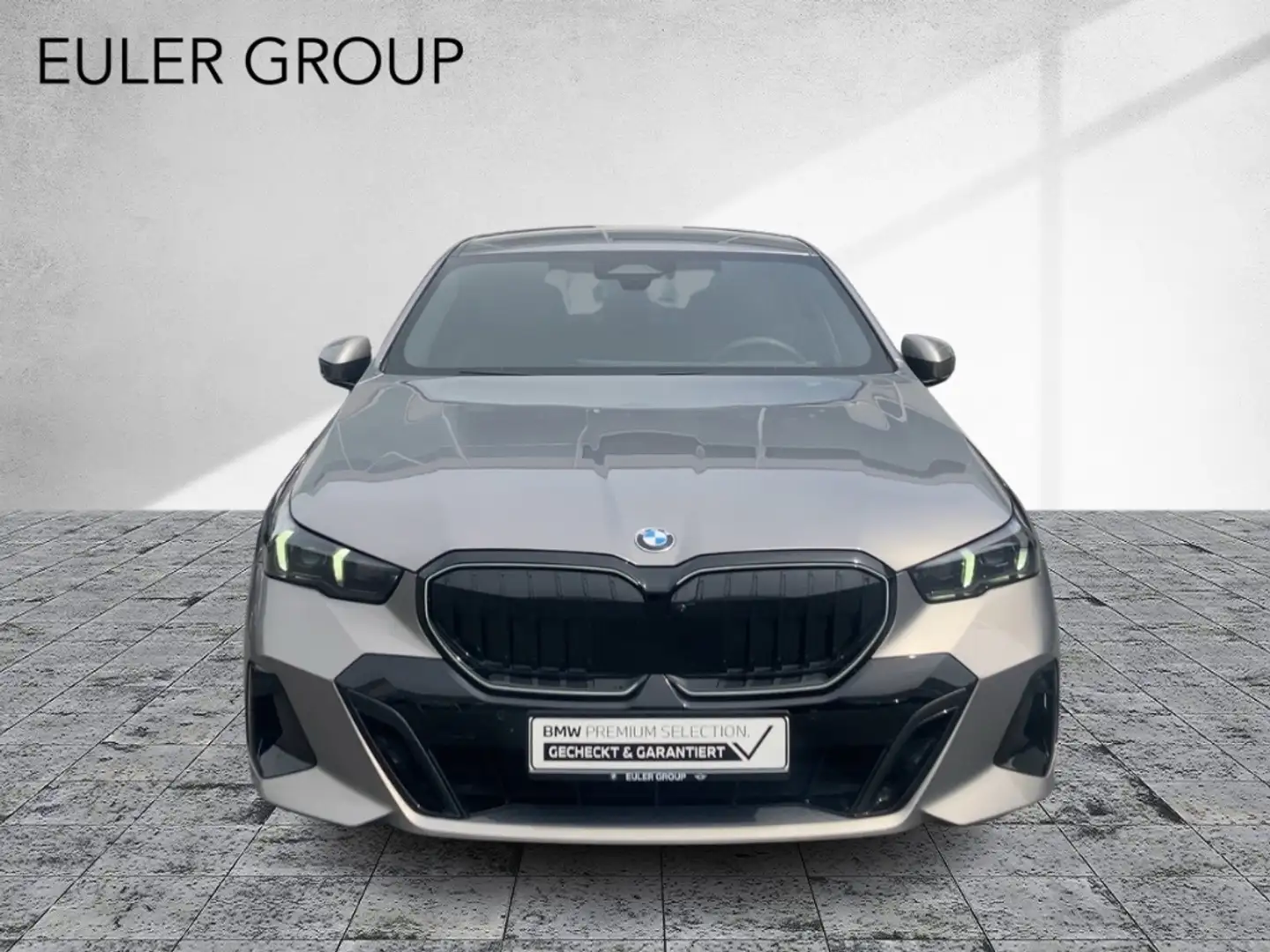 BMW 520 i G60 M Sport Pro H/K KomfSi belüftet PA+ DA+ LCPr Grijs - 2