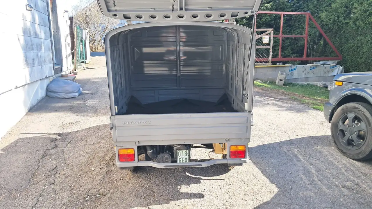 Piaggio Ape 2025