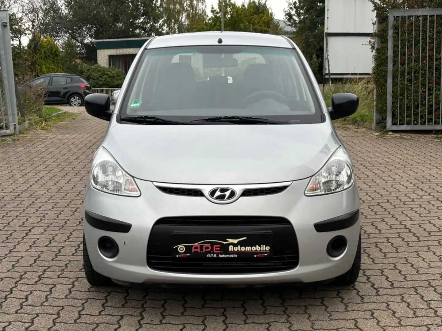 Hyundai i10 Style Automatik Klima TÜV NEU 74.000KM Argent - 2