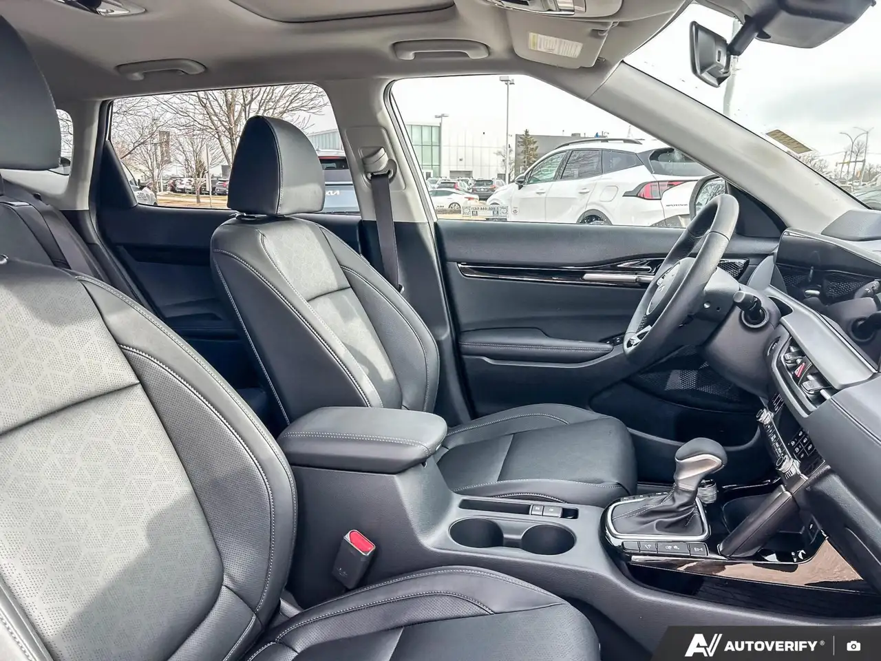 Kia Seltos снимка Kia Seltos