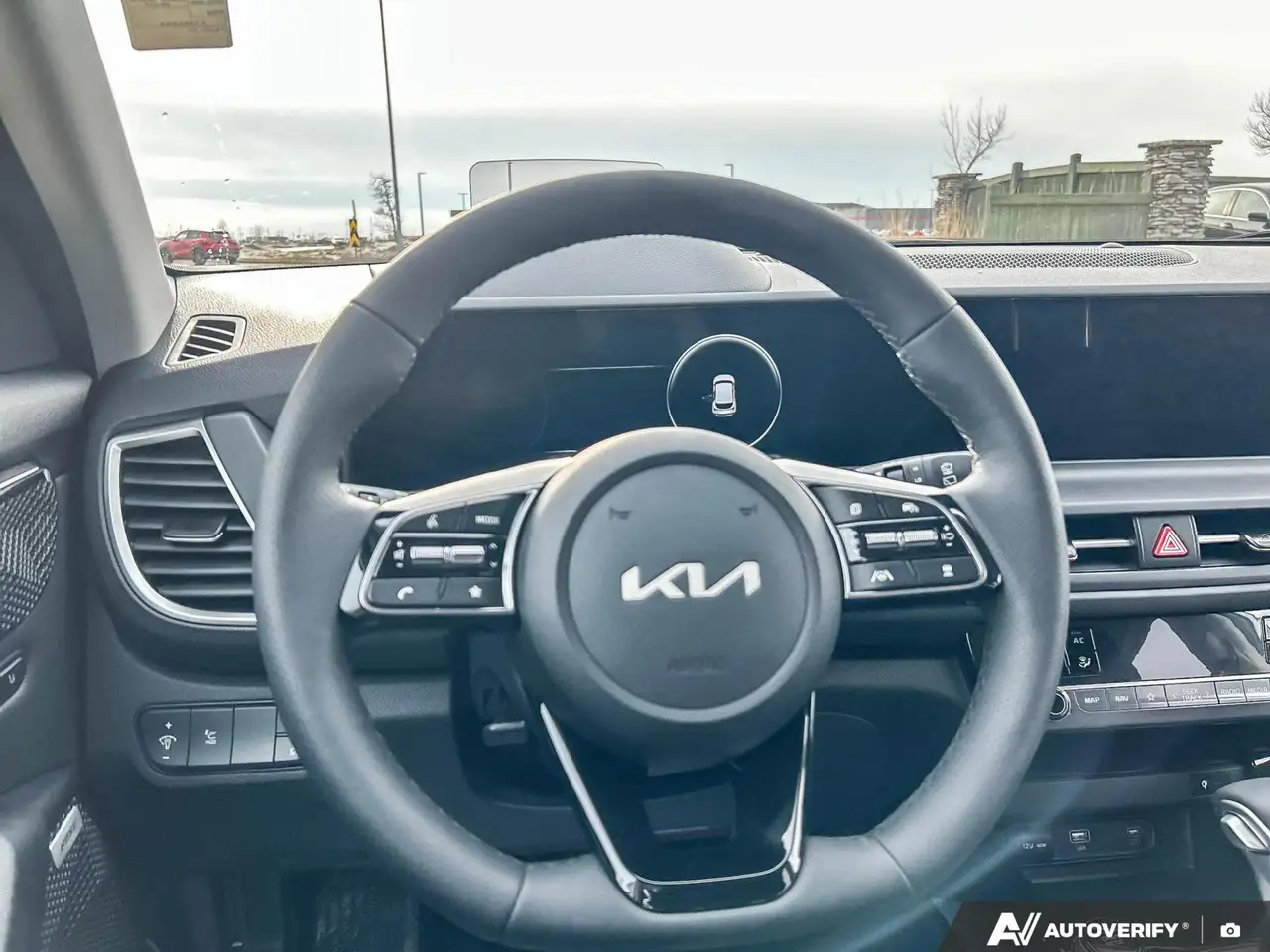 Kia Seltos снимка Kia Seltos