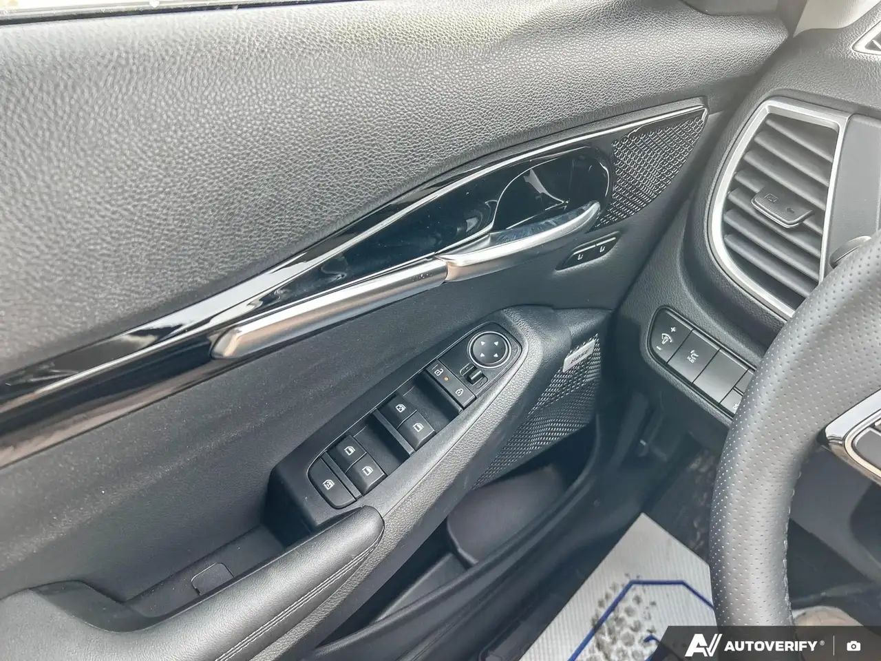 Kia Seltos снимка Kia Seltos