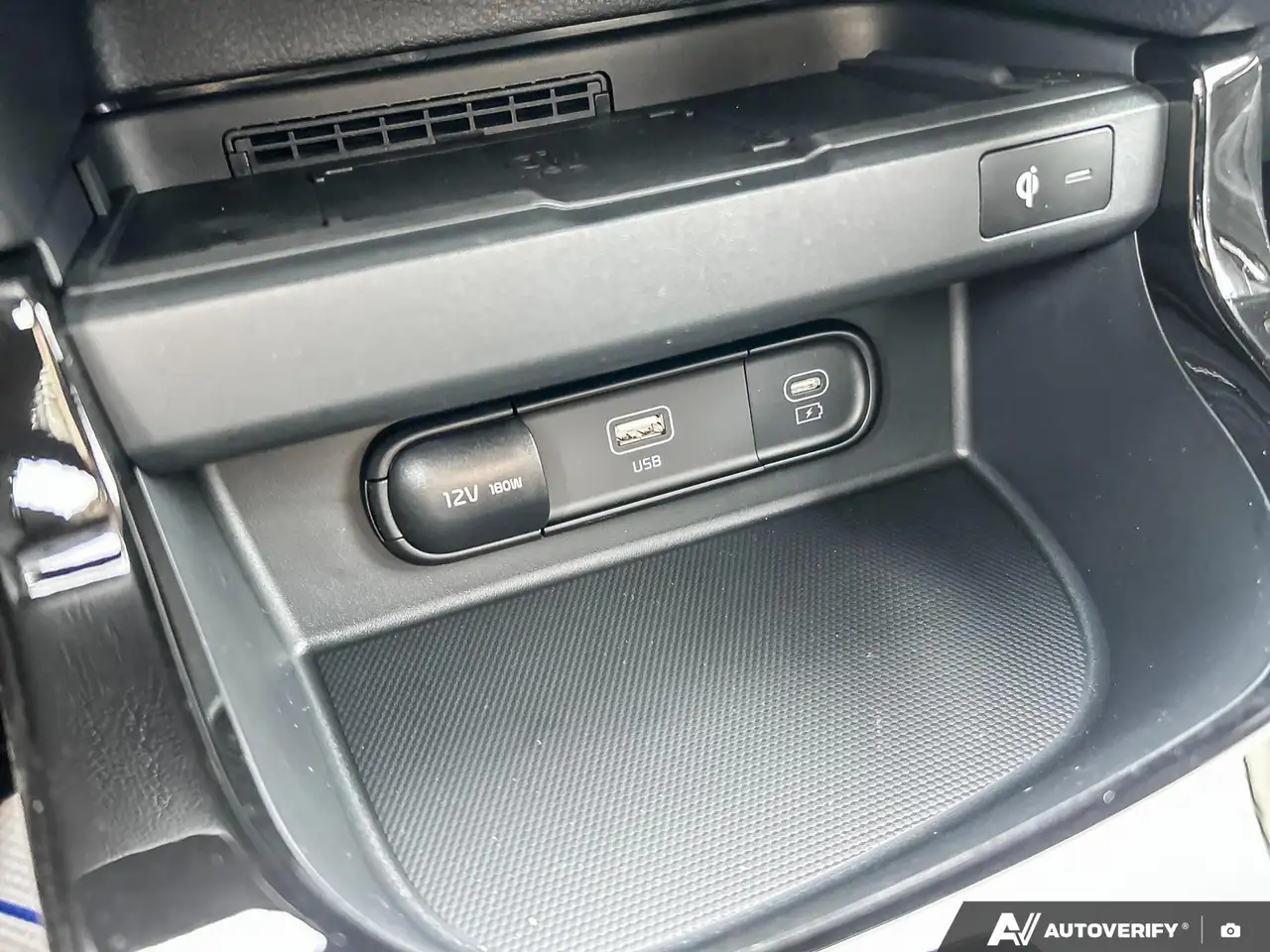 Kia Seltos снимка Kia Seltos