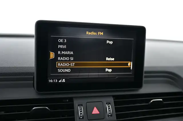 Audi Q5 view 24