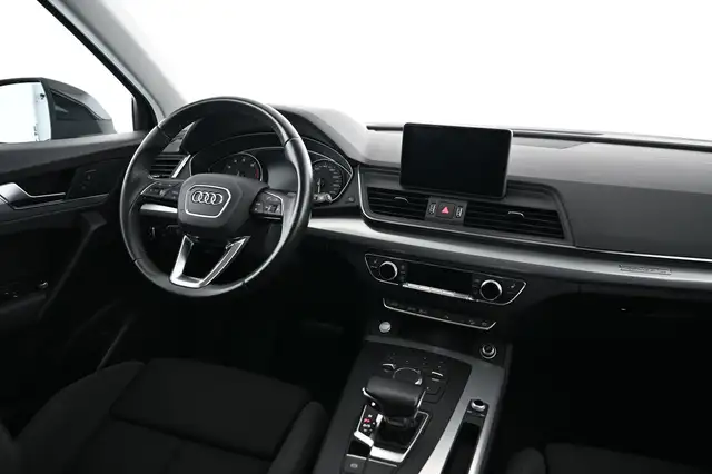 Audi Q5 view 18